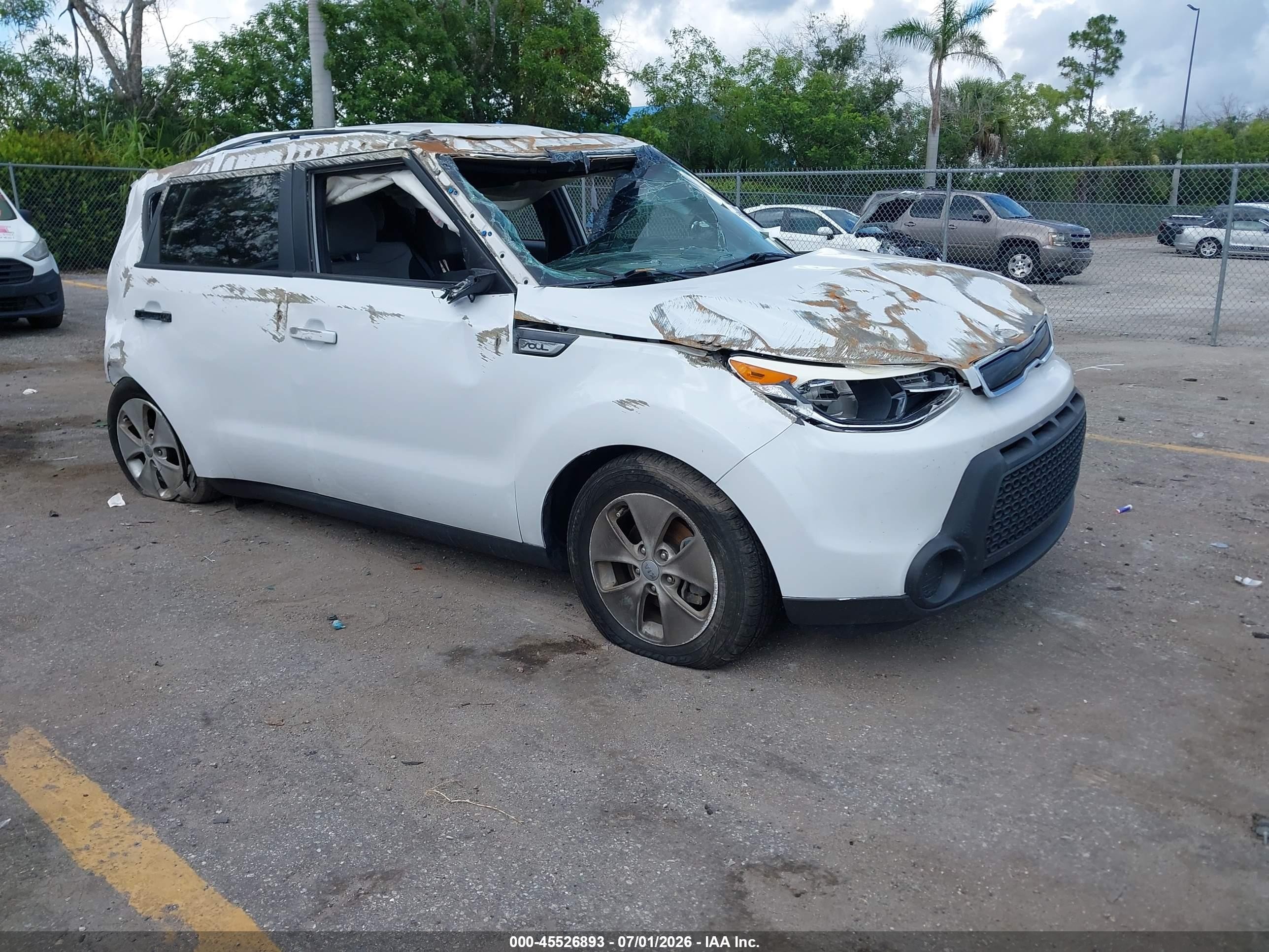 2015 Kia Soul + White vin: KNDJP3A57F7191671