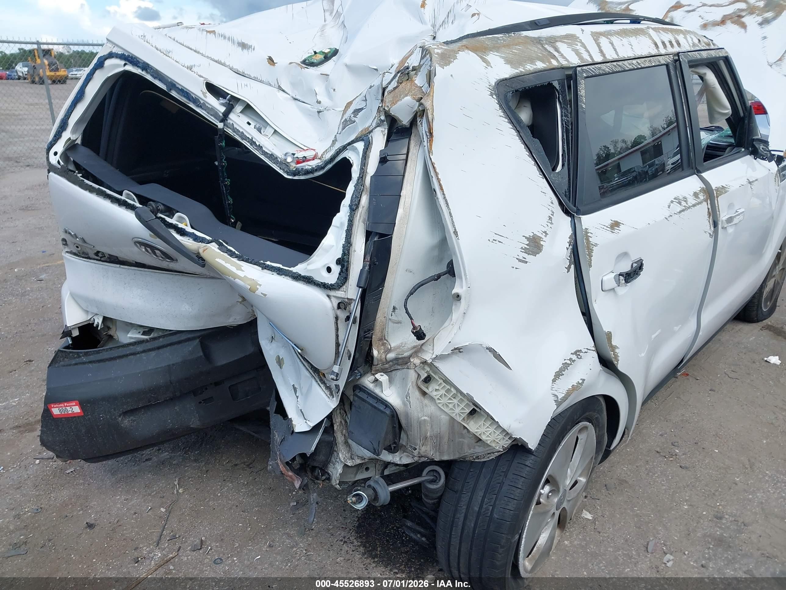 2015 Kia Soul + White vin: KNDJP3A57F7191671