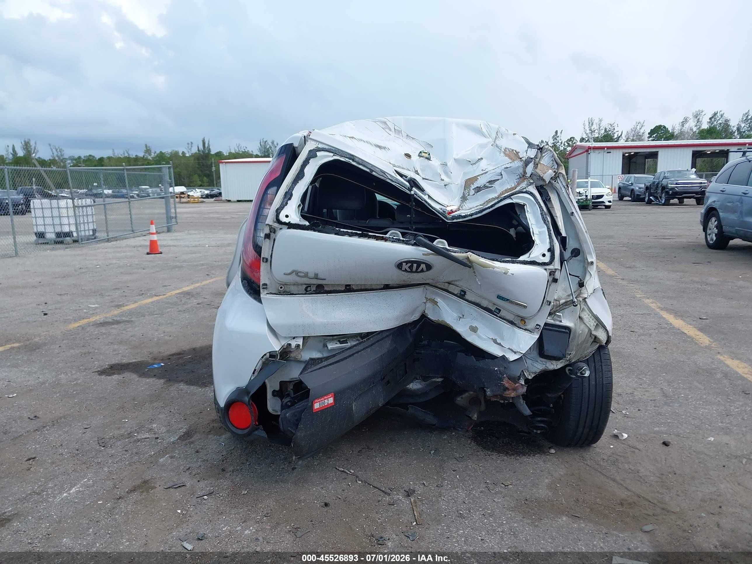 2015 Kia Soul + White vin: KNDJP3A57F7191671