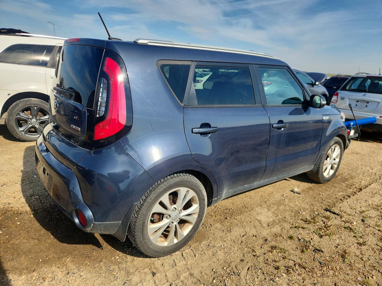 2015 Kia Soul + Blue vin: KNDJP3A57F7196028