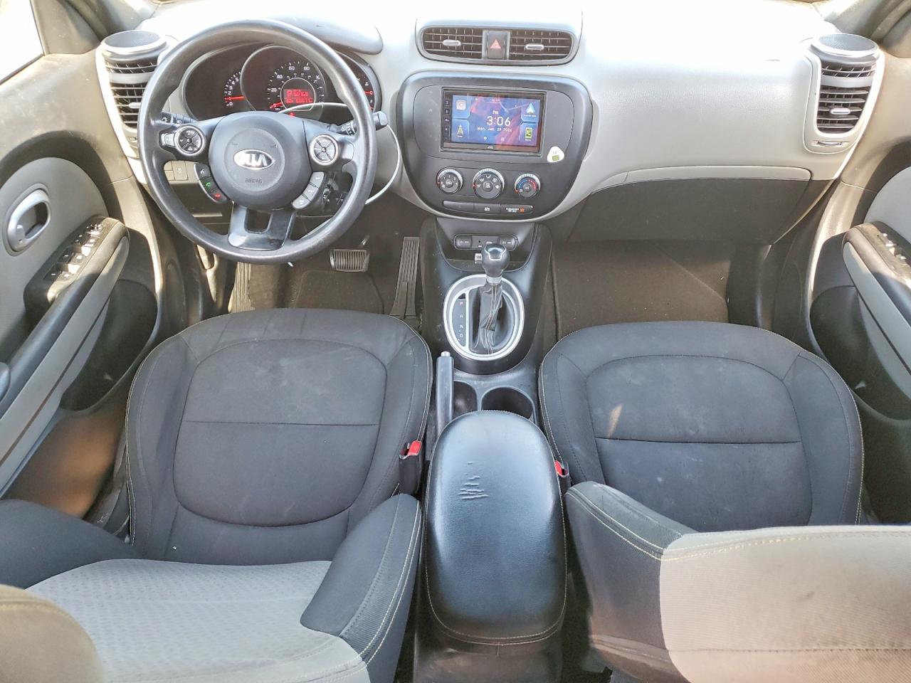 2015 Kia Soul + Charcoal vin: KNDJP3A57F7202958