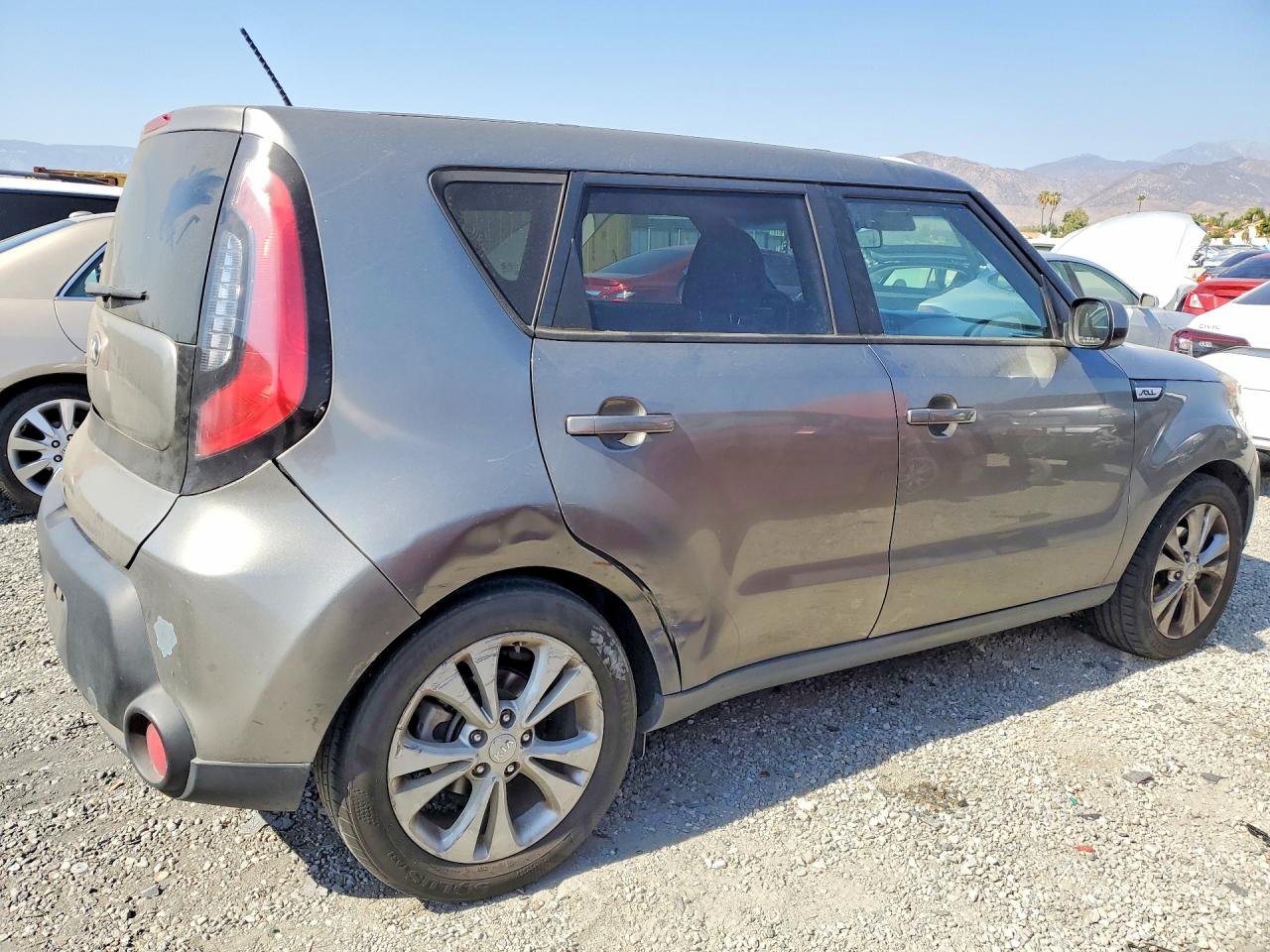 2015 Kia Soul + Charcoal vin: KNDJP3A57F7202958