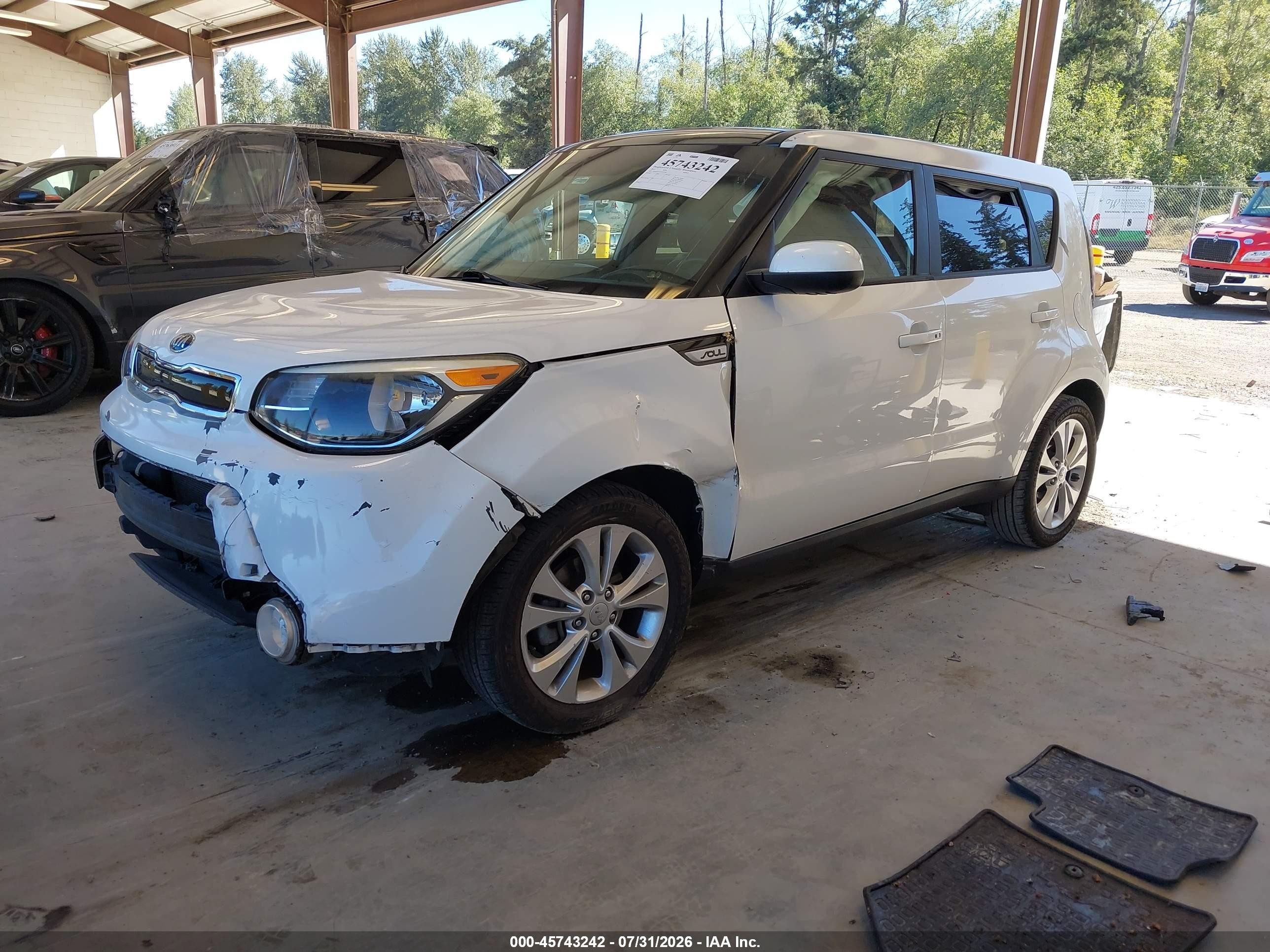2015 Kia Soul + White vin: KNDJP3A57F7213832