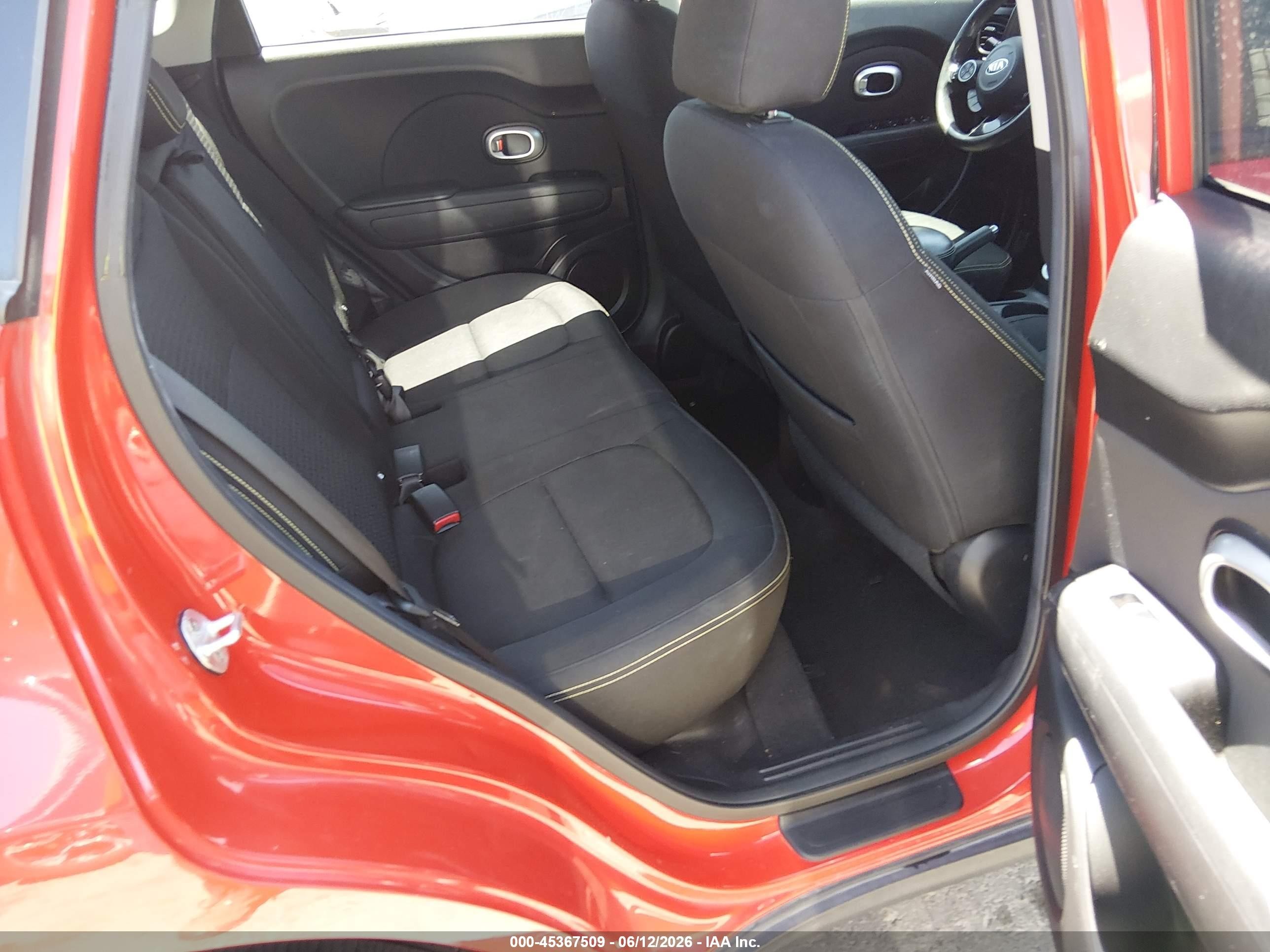 2015 Kia Soul + Red vin: KNDJP3A57F7750779