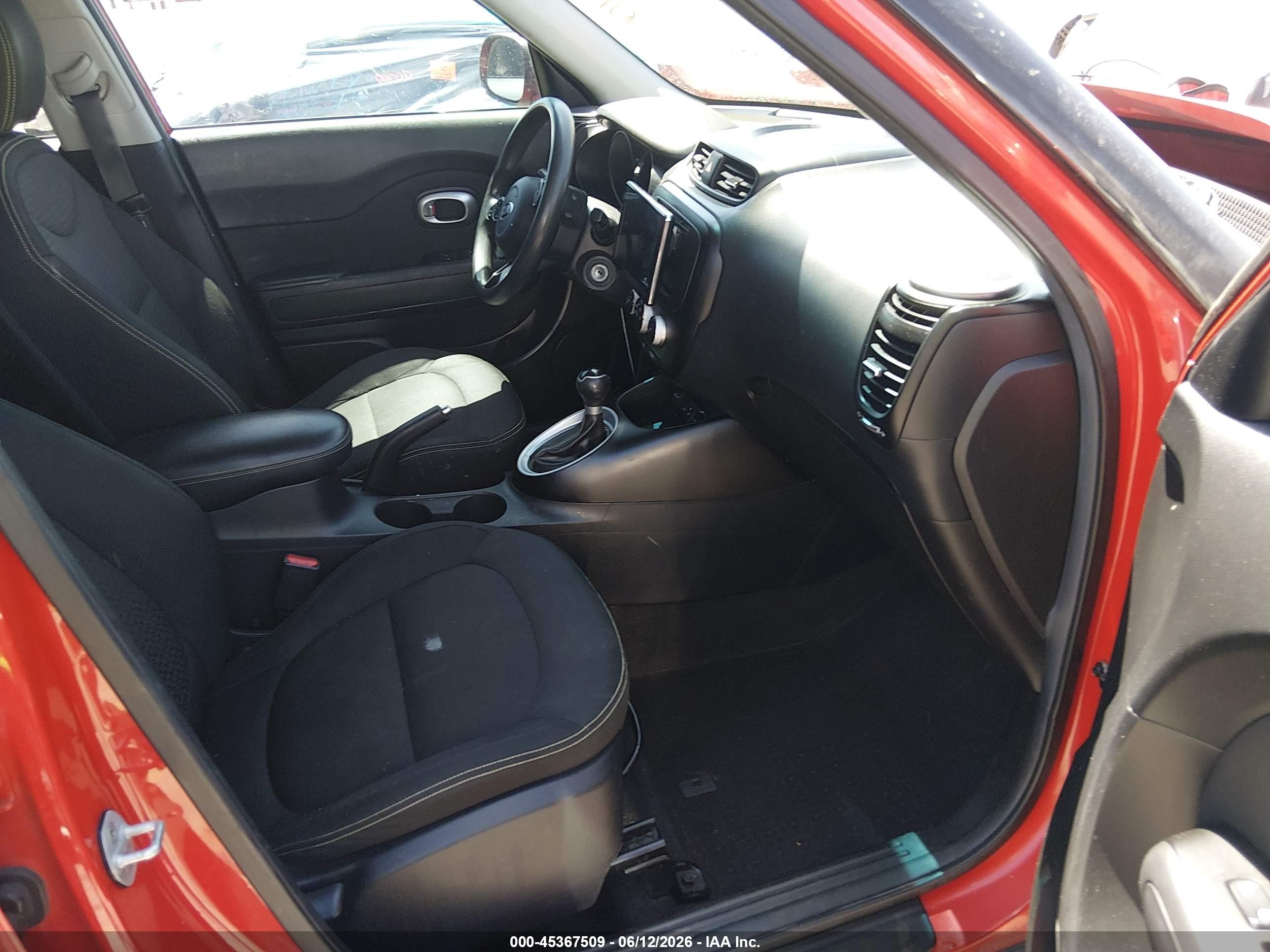 2015 Kia Soul + Red vin: KNDJP3A57F7750779