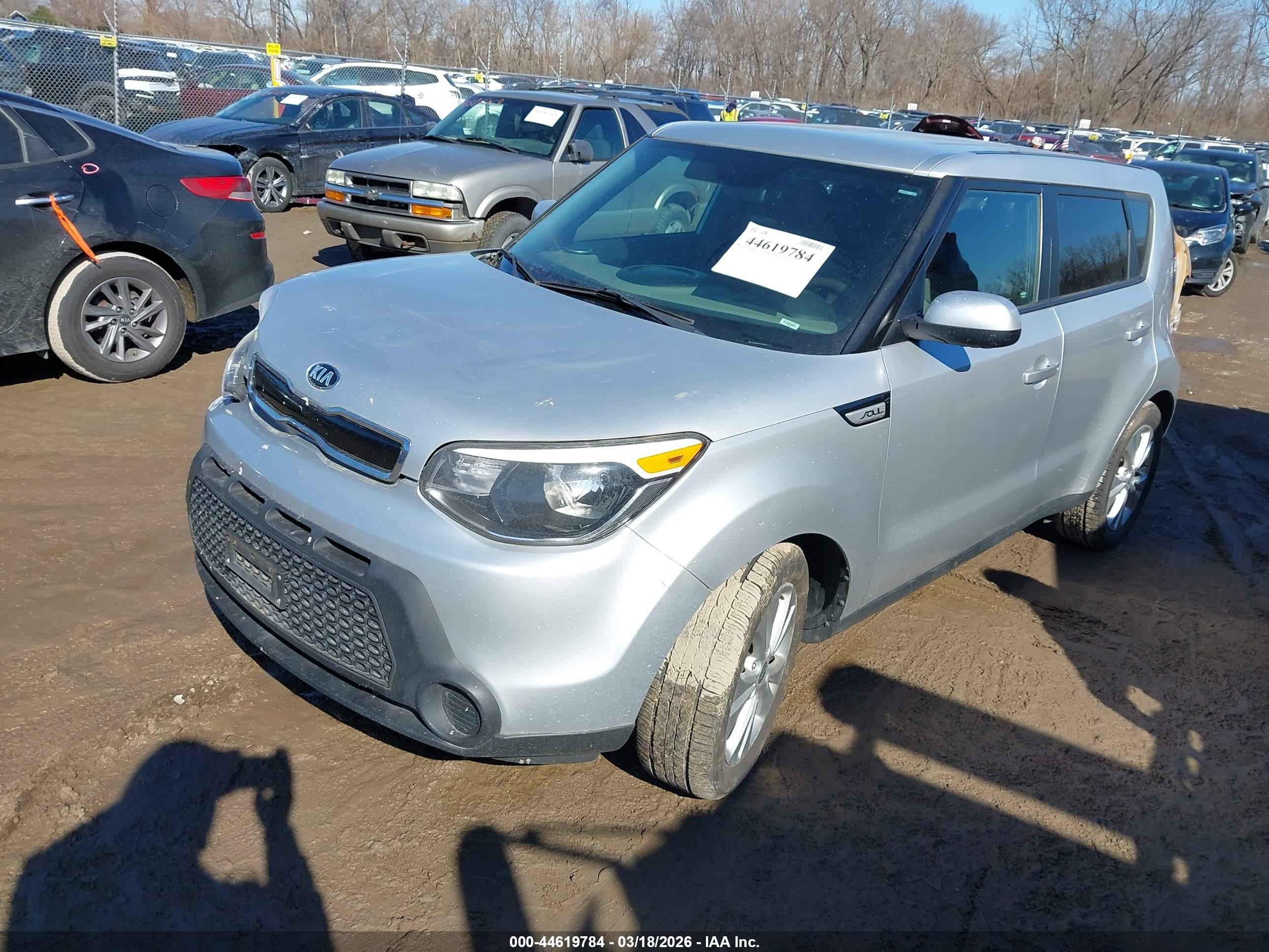 2015 Kia Soul + Серебряный vin: KNDJP3A57F7761233