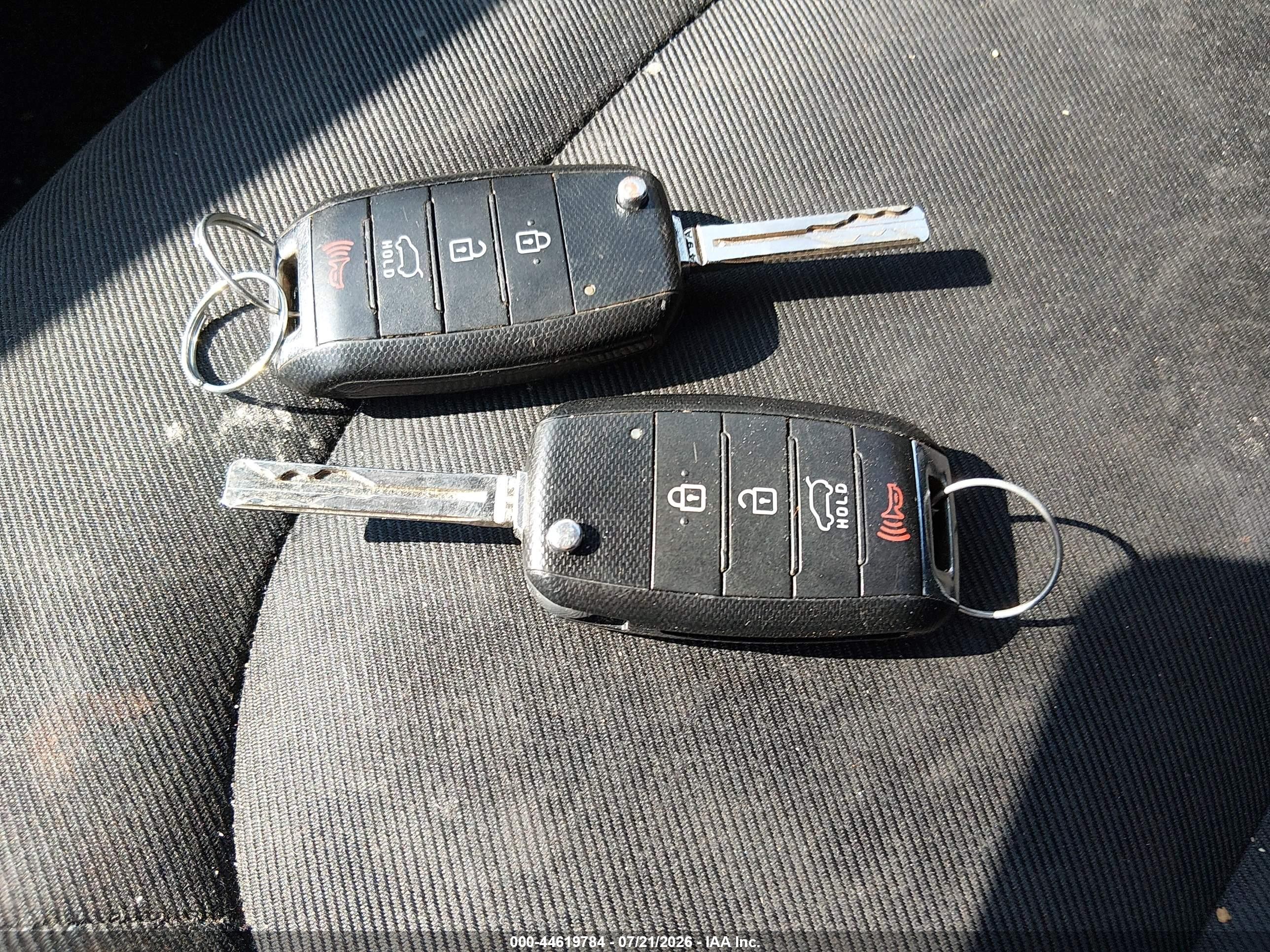 2015 Kia Soul + Серебряный vin: KNDJP3A57F7761233