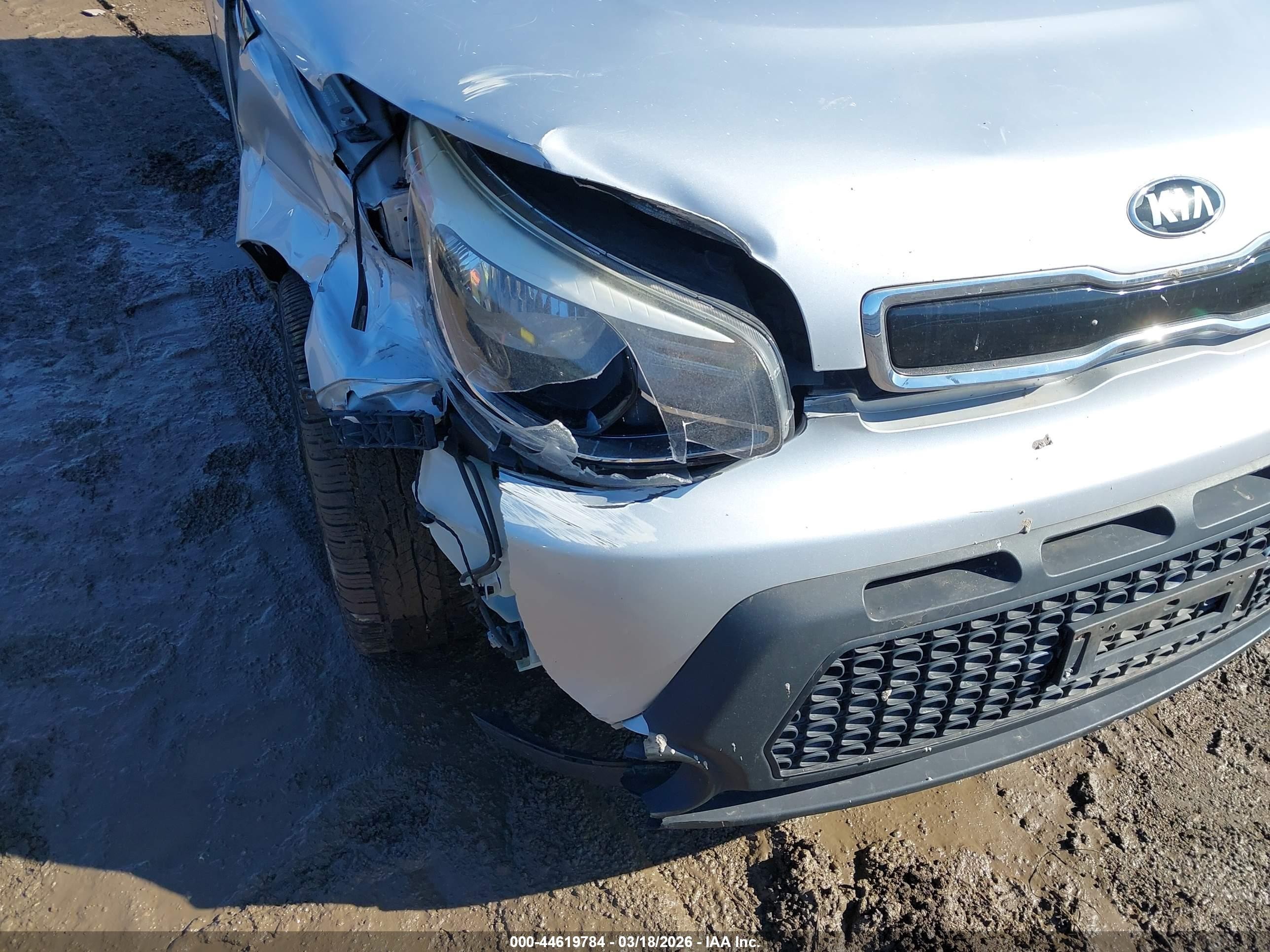 2015 Kia Soul + Серебряный vin: KNDJP3A57F7761233