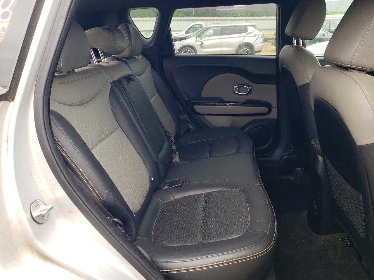 2015 Kia Soul + Silver vin: KNDJP3A57F7761944