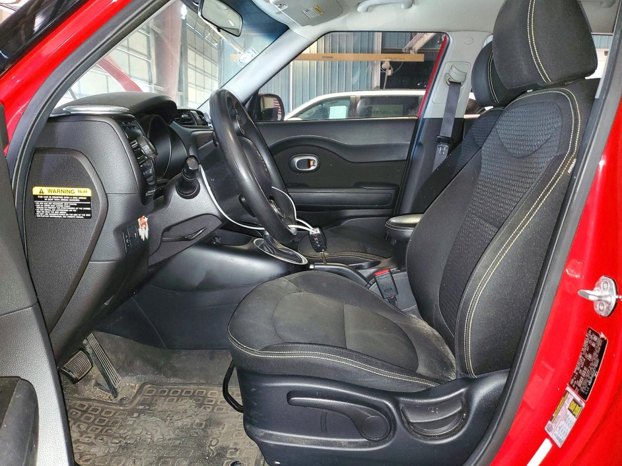 2015 Kia Soul + Red vin: KNDJP3A57F7782017