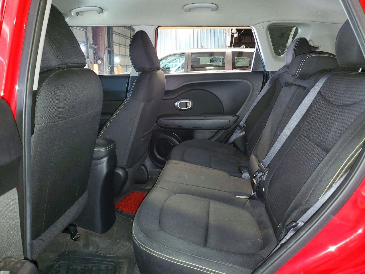 2015 Kia Soul + Red vin: KNDJP3A57F7782017