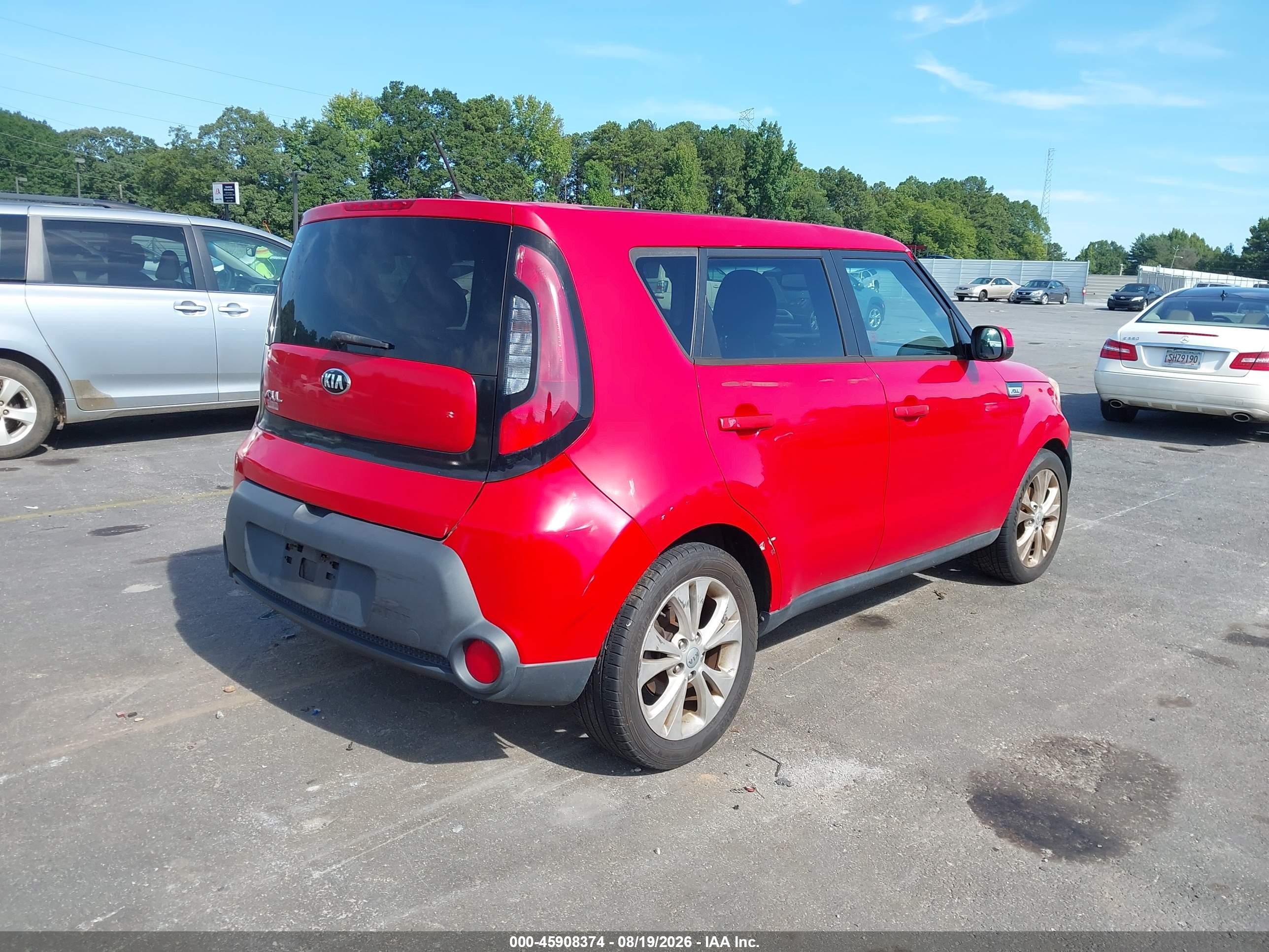 2015 Kia Soul + Red vin: KNDJP3A57F7799237
