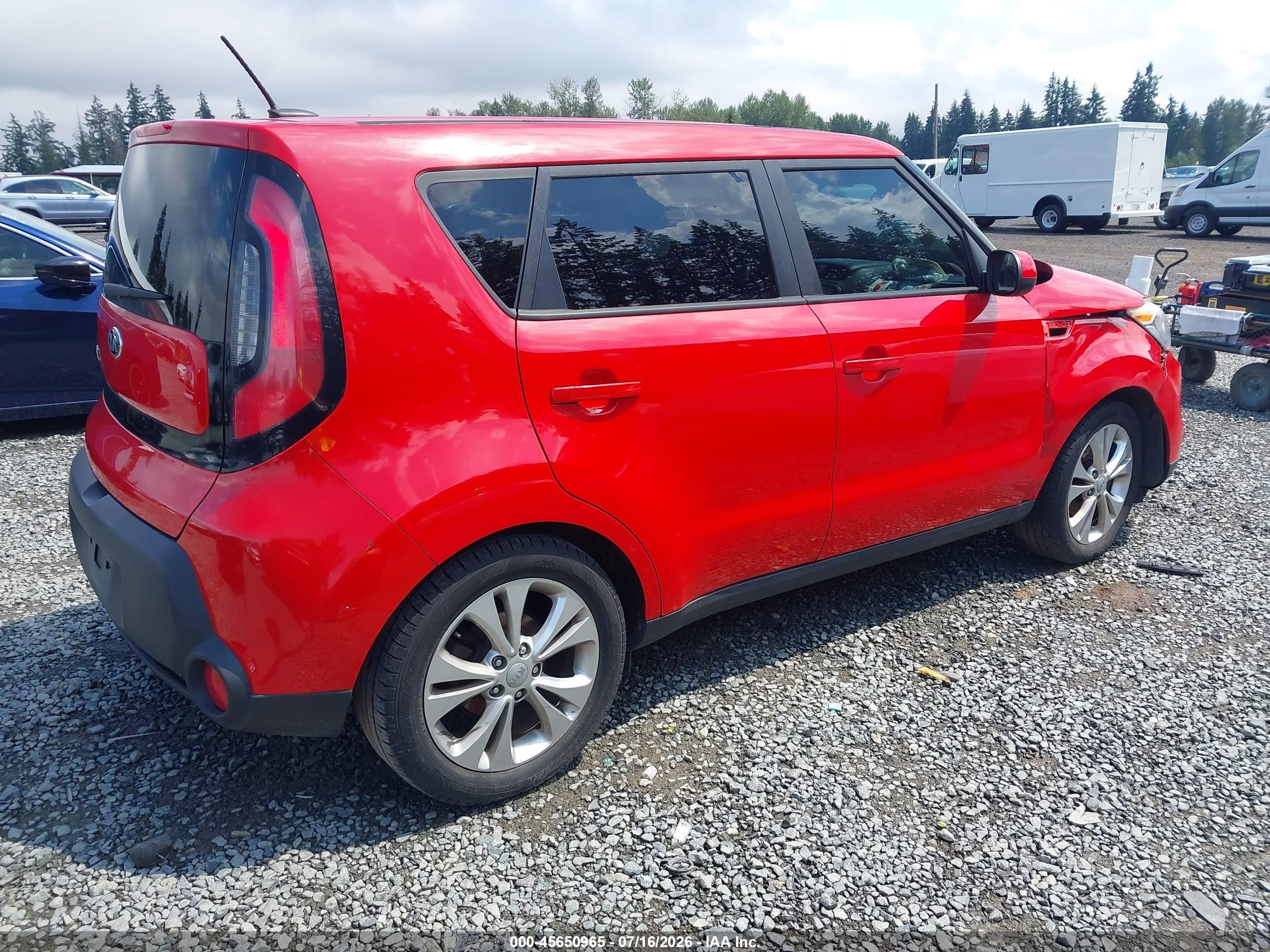 2015 Kia Soul + Red vin: KNDJP3A57F7802296