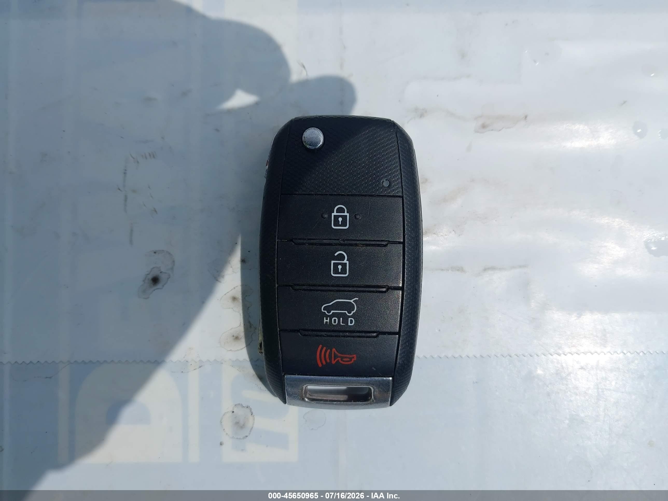 2015 Kia Soul + Red vin: KNDJP3A57F7802296