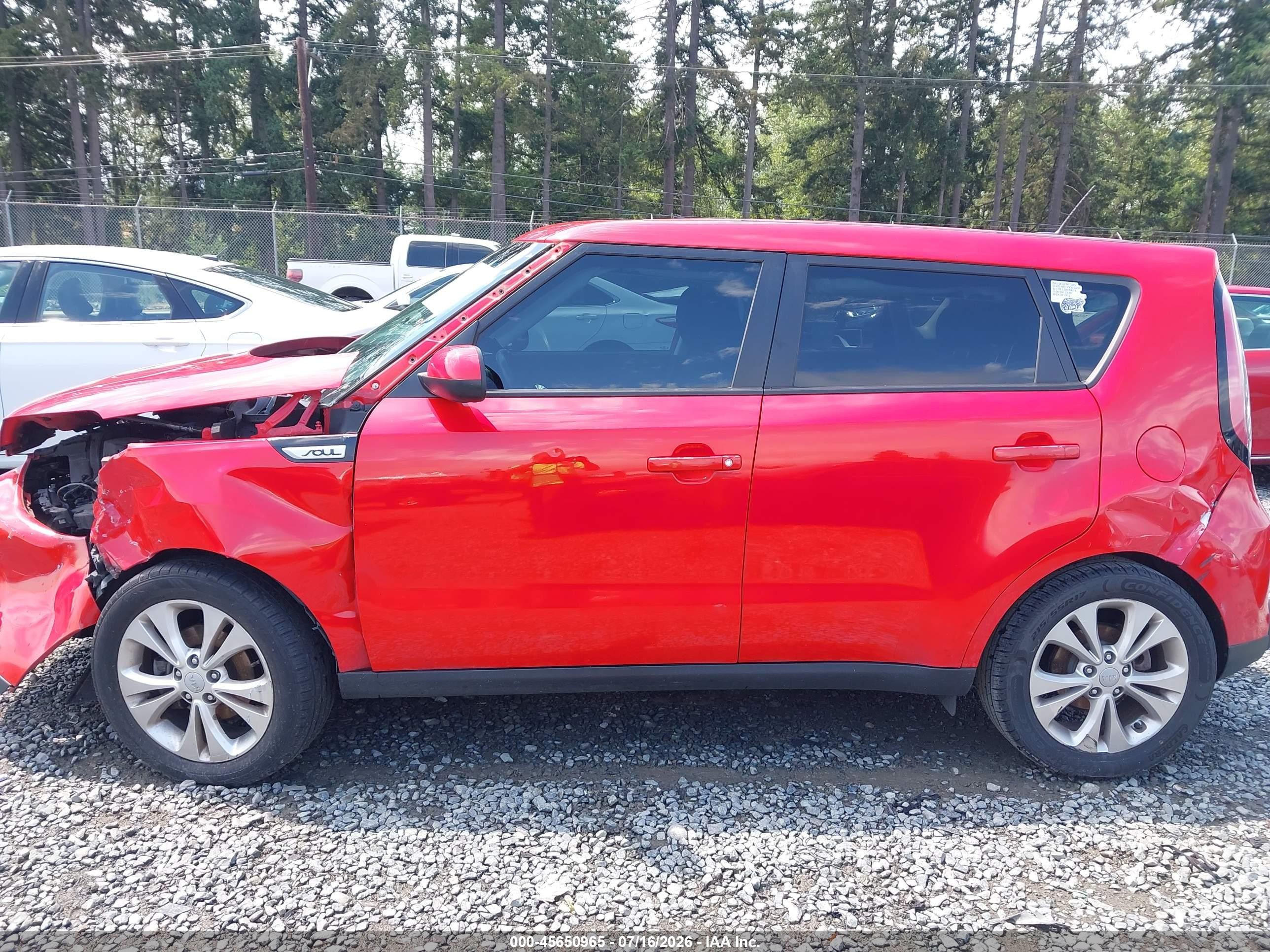 2015 Kia Soul + Red vin: KNDJP3A57F7802296