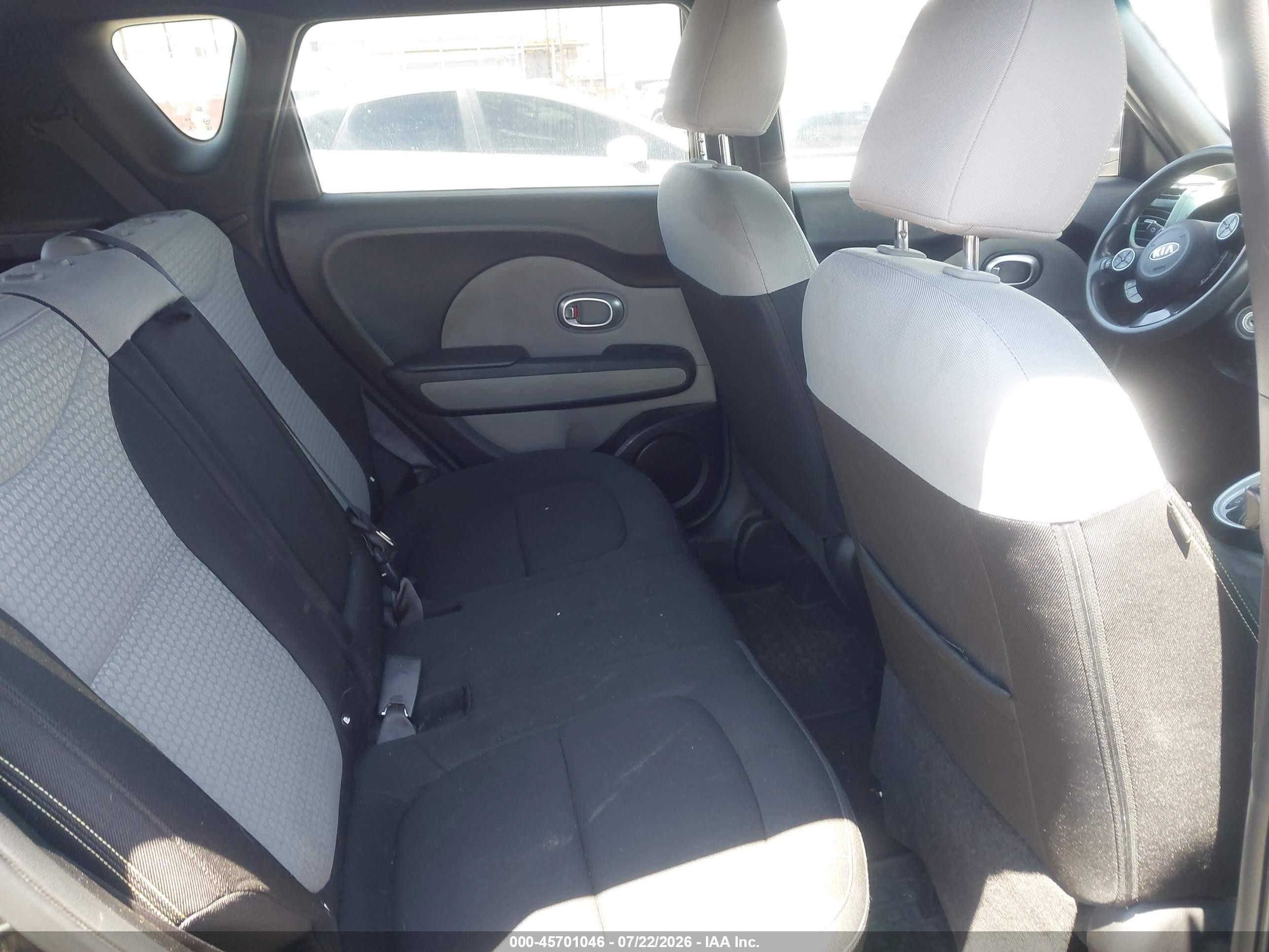 2014 Kia Soul + Black vin: KNDJP3A58E7047772