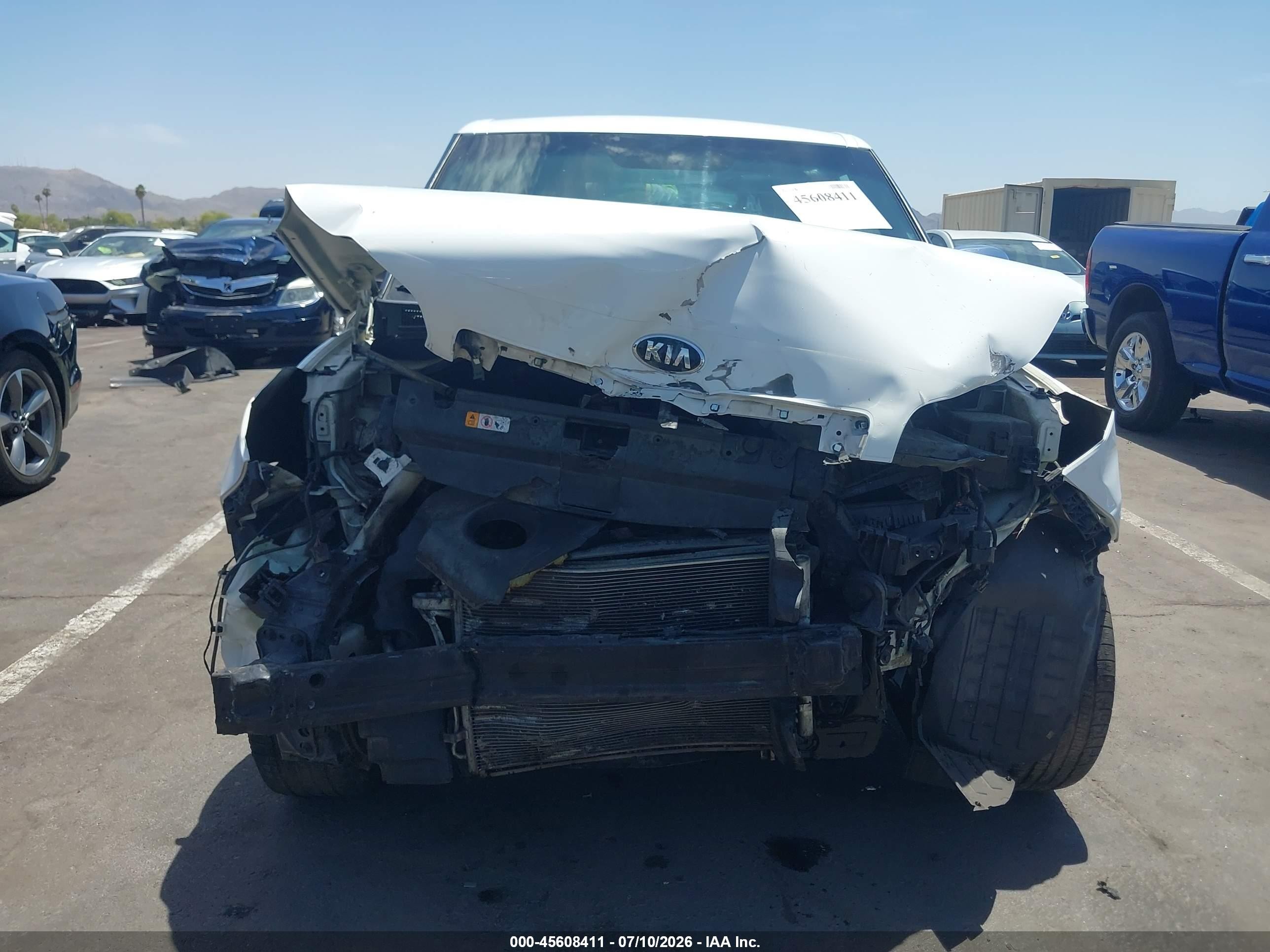 2014 Kia Soul + White vin: KNDJP3A58E7746089