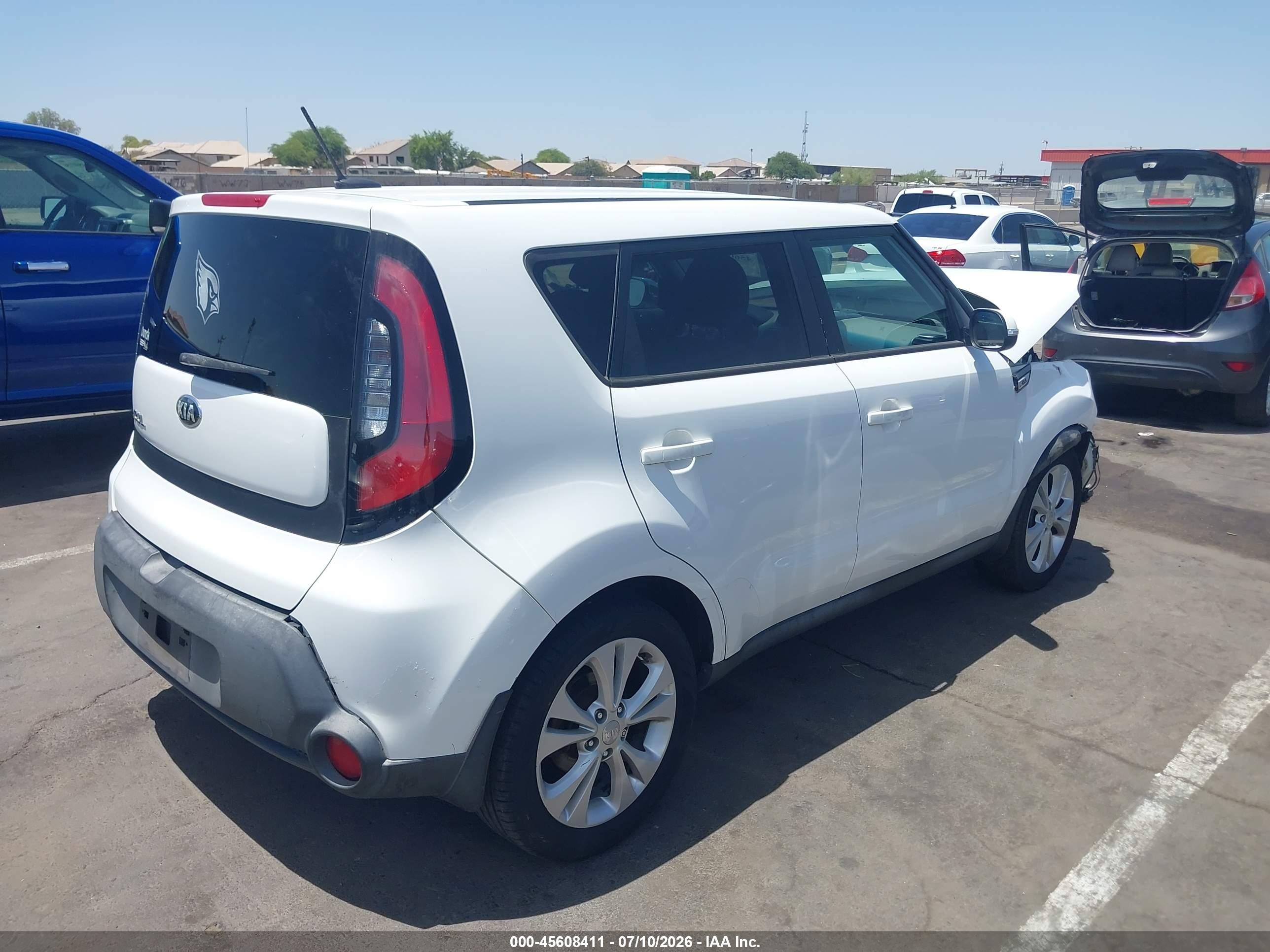 2014 Kia Soul + White vin: KNDJP3A58E7746089
