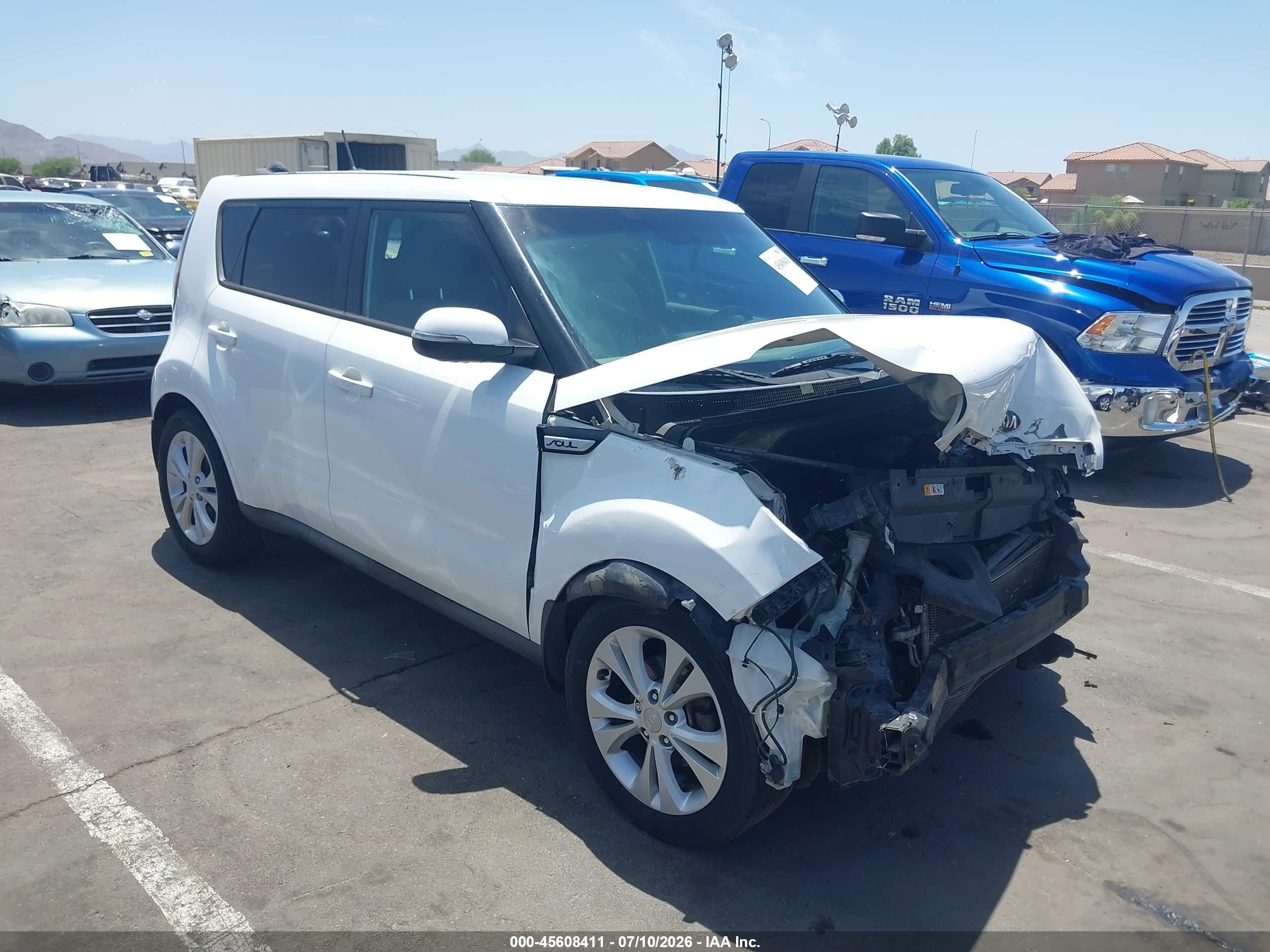 2014 Kia Soul + White vin: KNDJP3A58E7746089