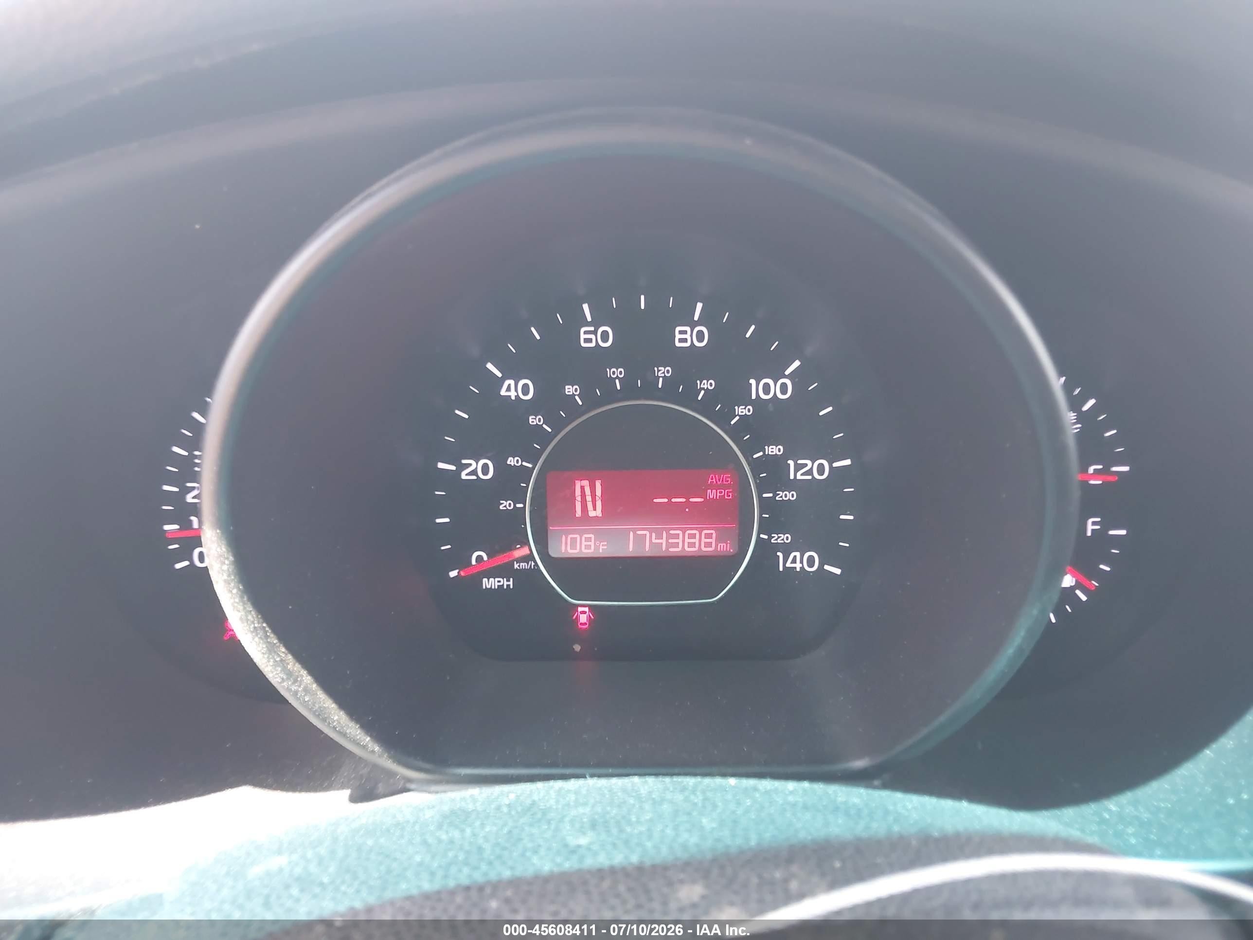 2014 Kia Soul + White vin: KNDJP3A58E7746089