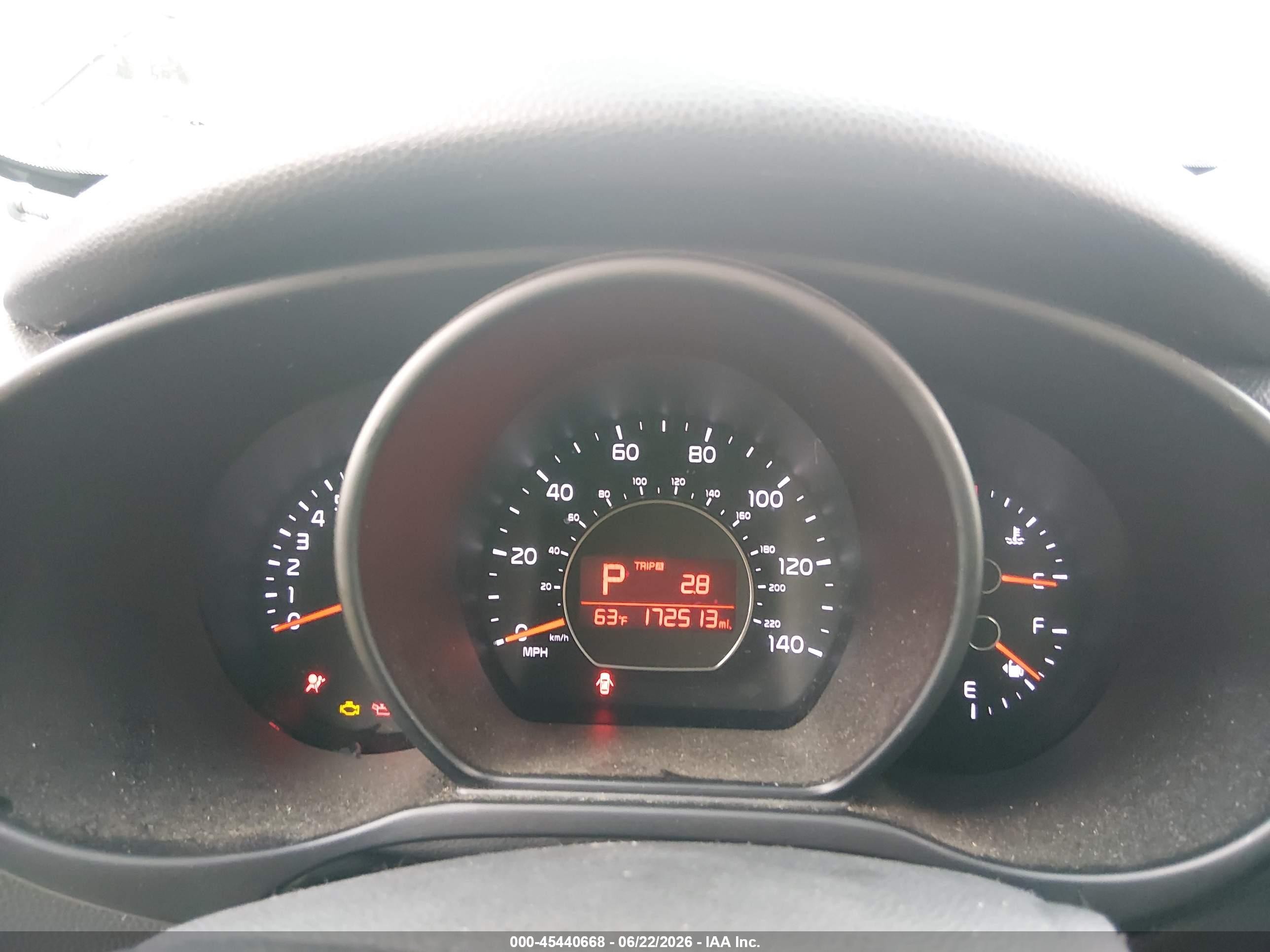 2014 Kia Soul + White vin: KNDJP3A58E7746156