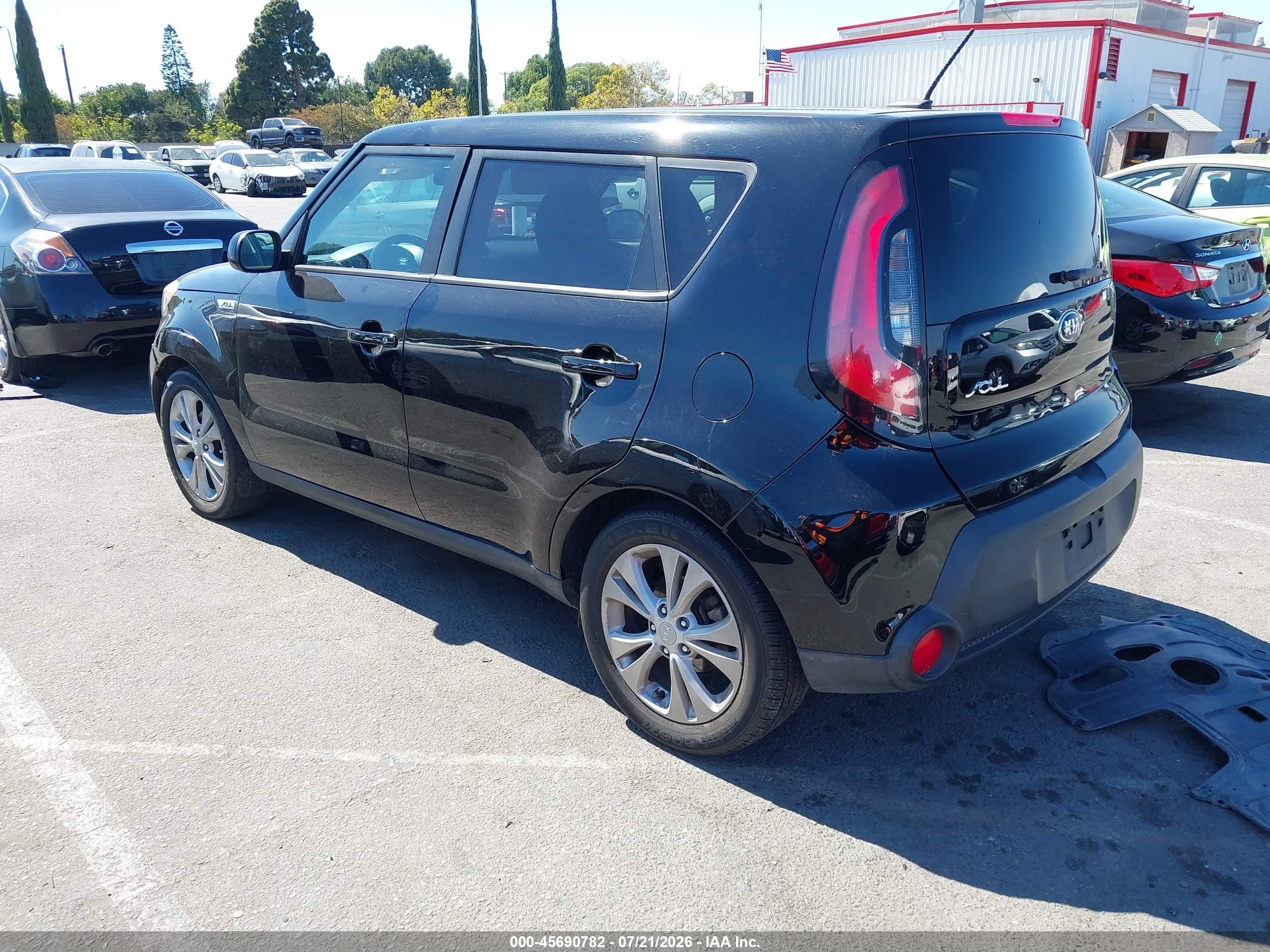2015 Kia Soul + Black vin: KNDJP3A58F7111875