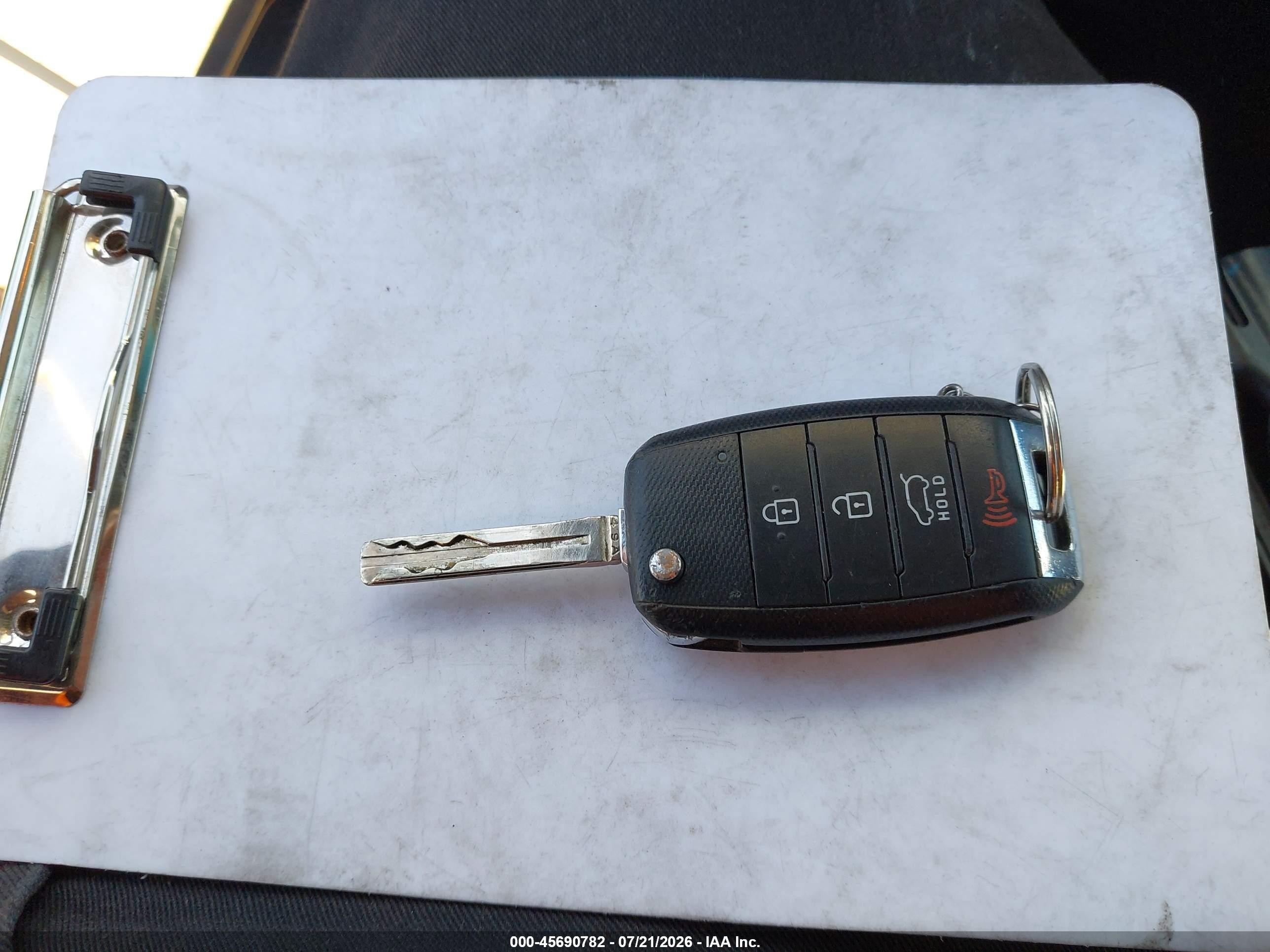 2015 Kia Soul + Black vin: KNDJP3A58F7111875