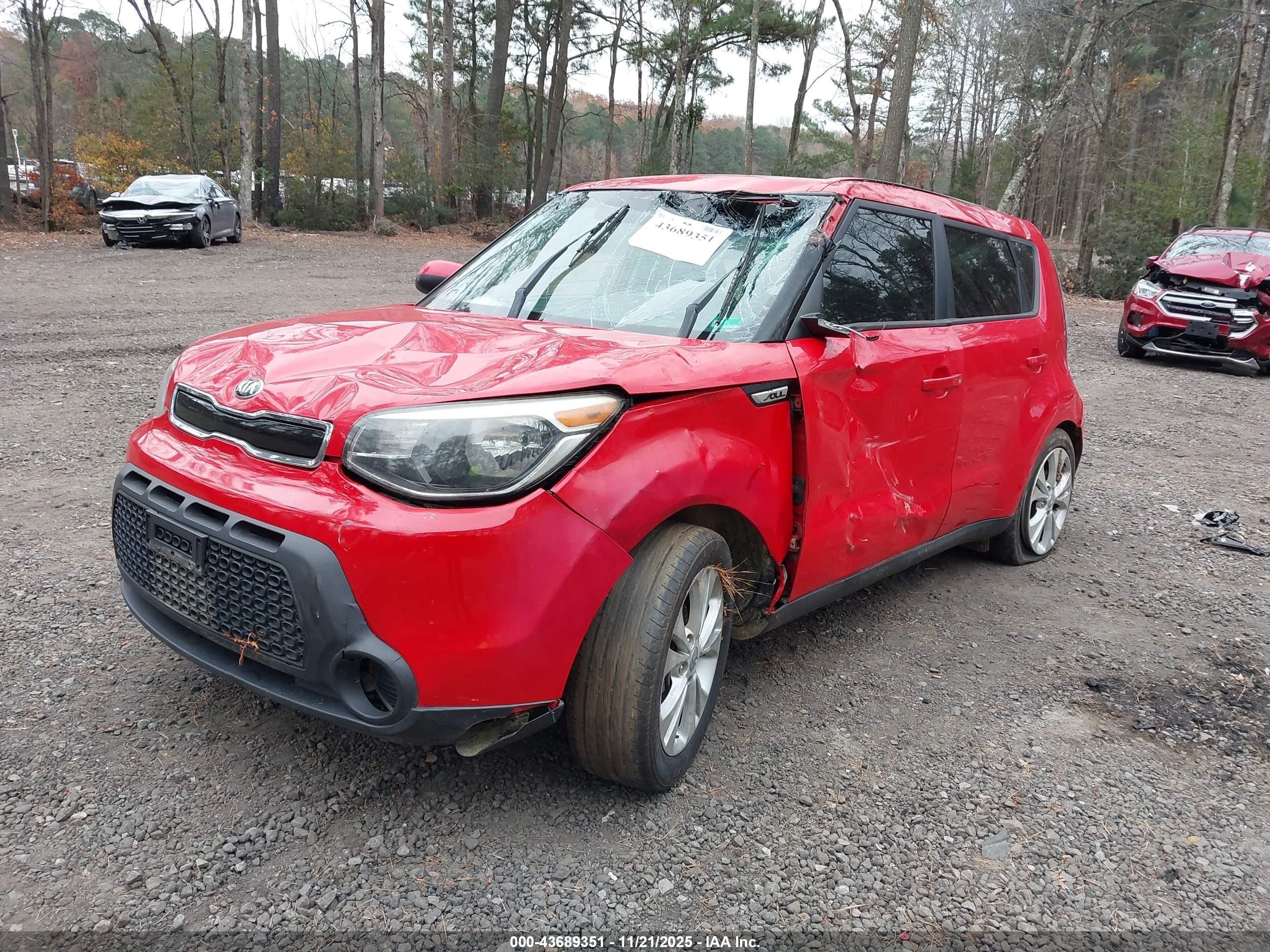 2015 Kia Soul + Red vin: KNDJP3A58F7790076