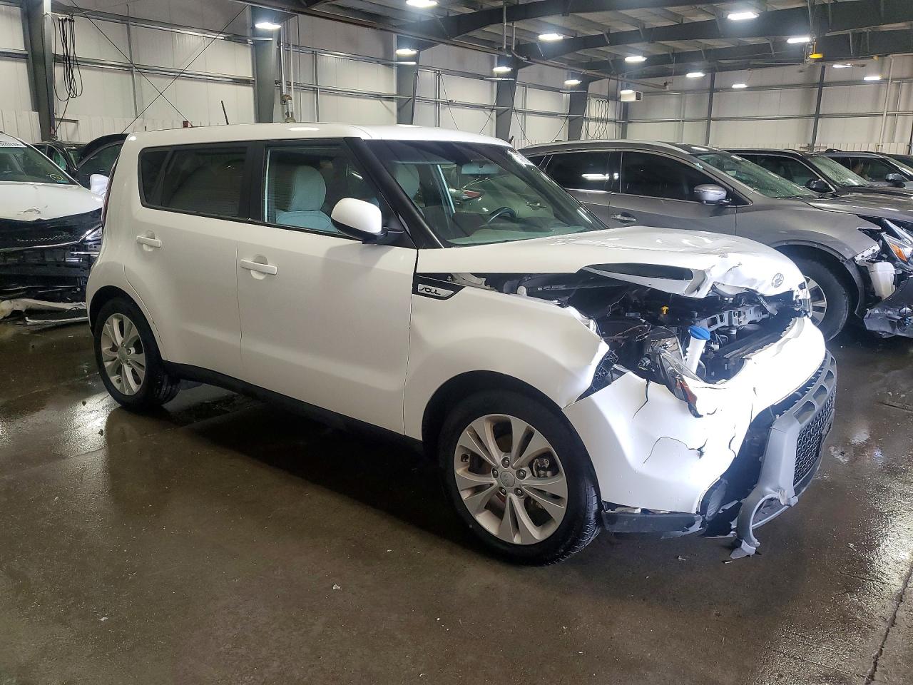 2015 Kia Soul + White vin: KNDJP3A58F7790983
