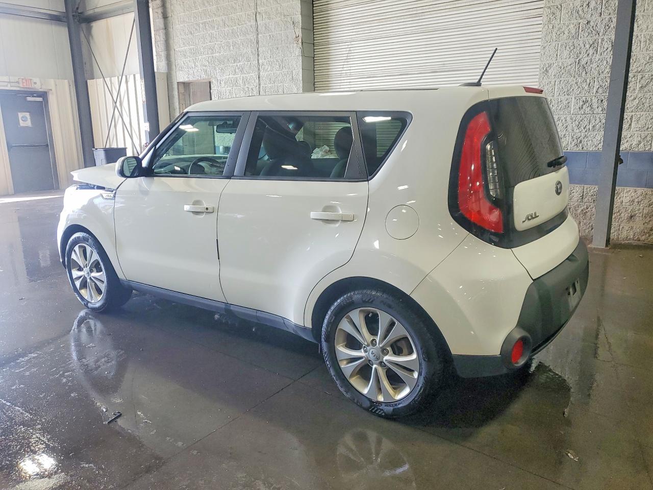 2015 Kia Soul + White vin: KNDJP3A58F7790983