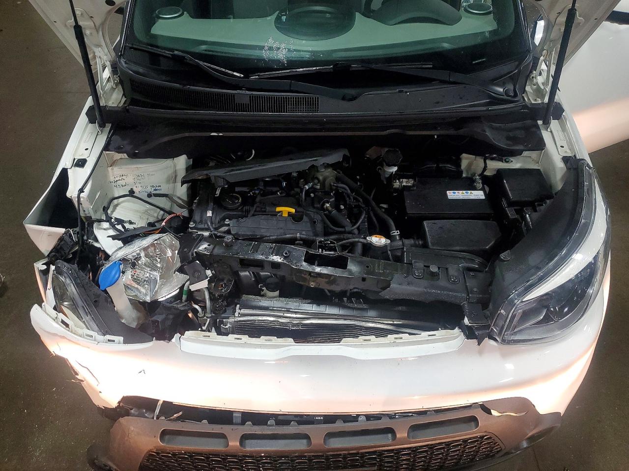 2015 Kia Soul + White vin: KNDJP3A58F7790983