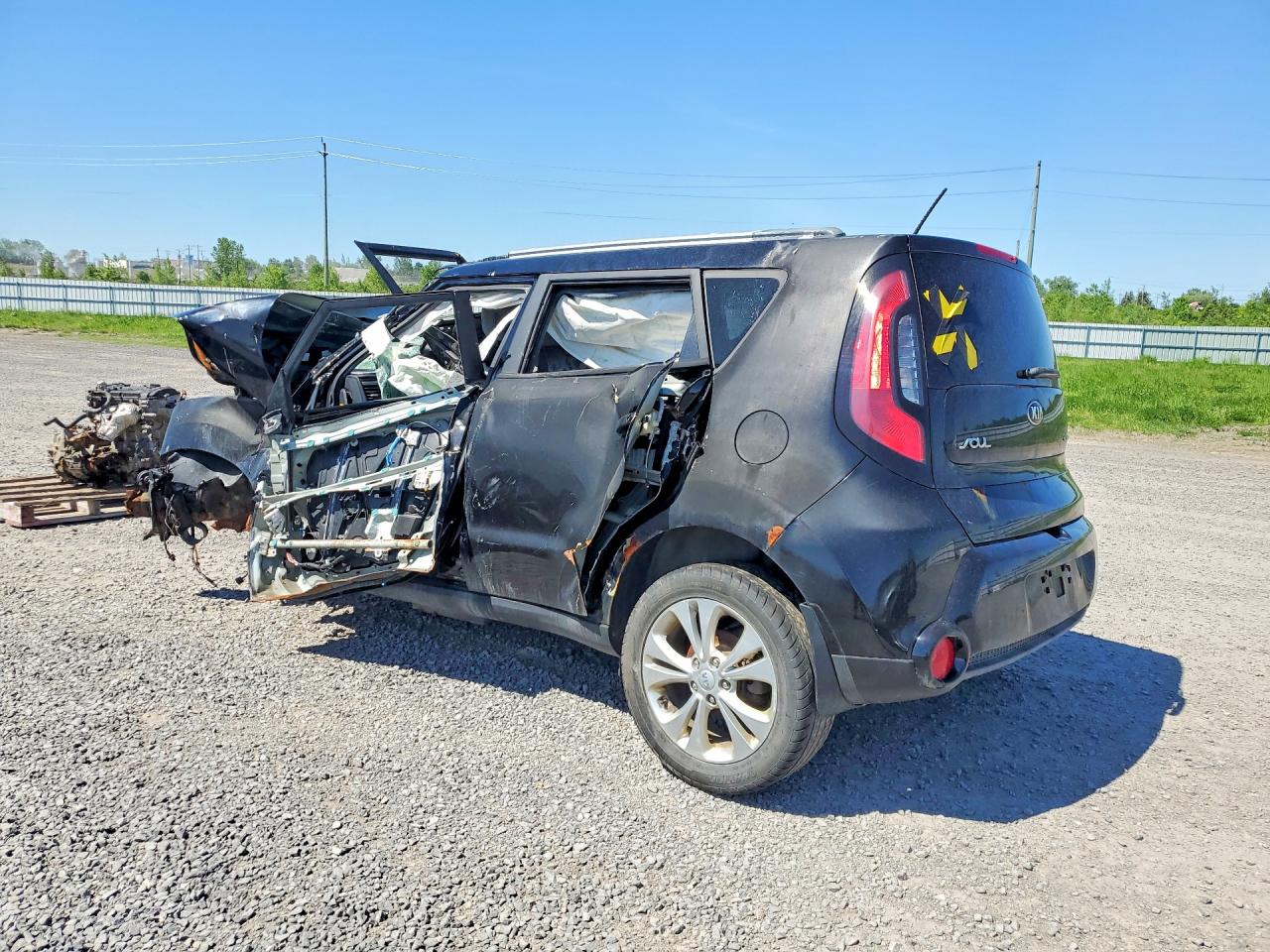 2015 Kia Soul + Black vin: KNDJP3A58F7797075