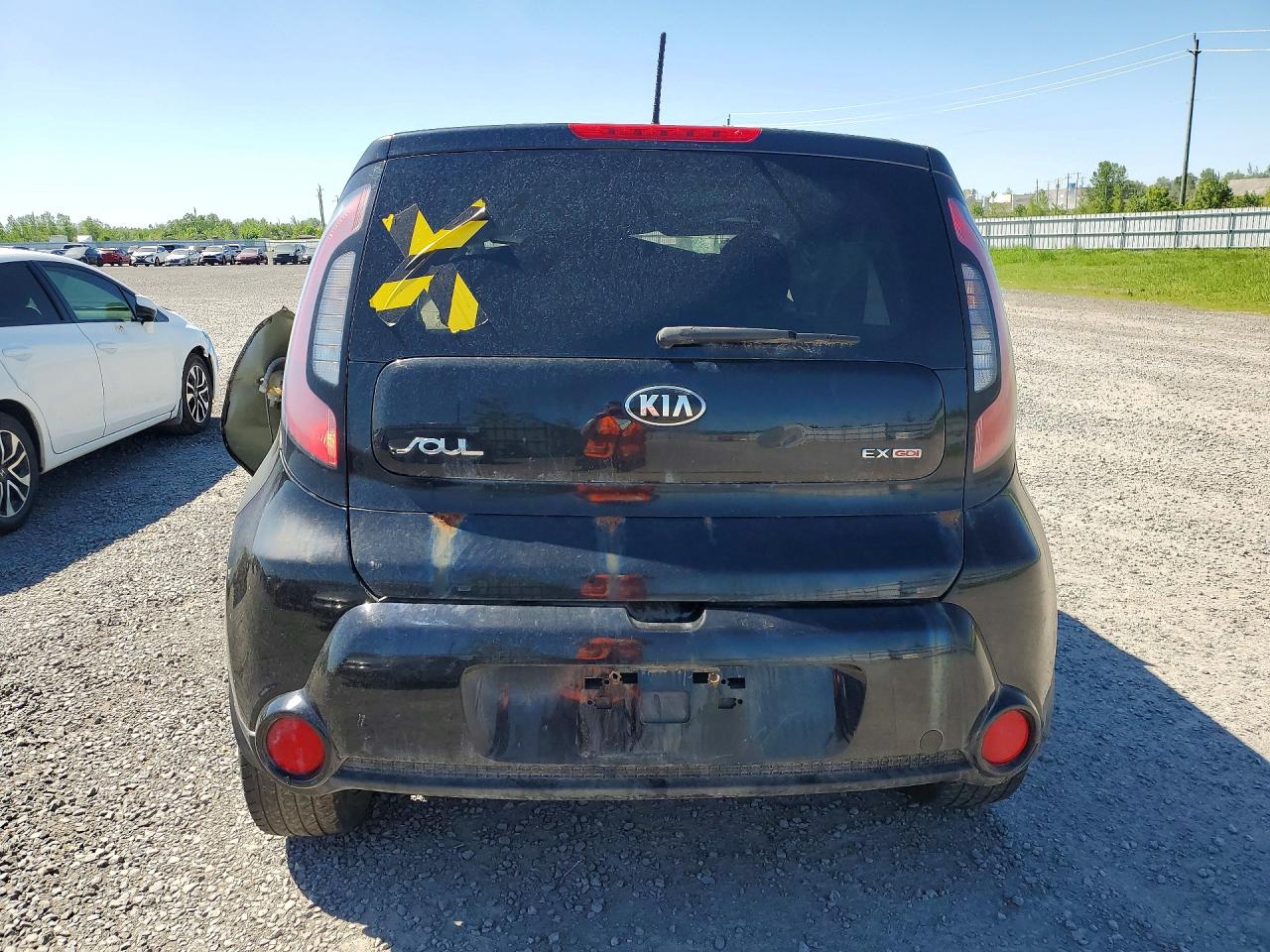 2015 Kia Soul + Black vin: KNDJP3A58F7797075