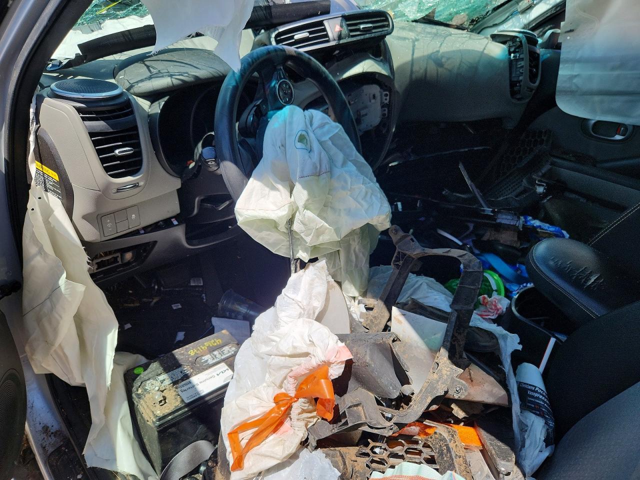 2015 Kia Soul + Silver vin: KNDJP3A58F7801979
