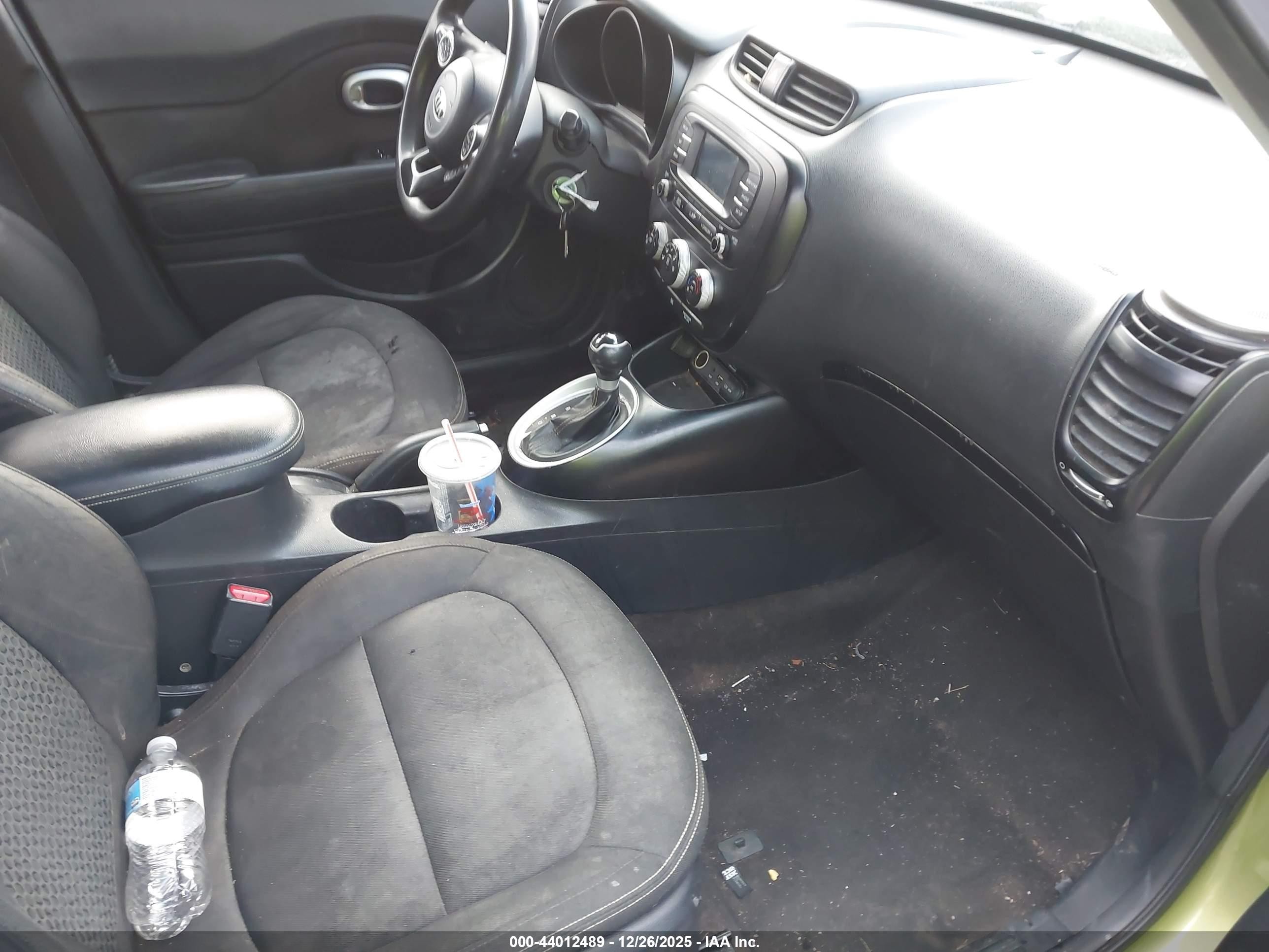 2015 Kia Soul + Green vin: KNDJP3A58F7816482