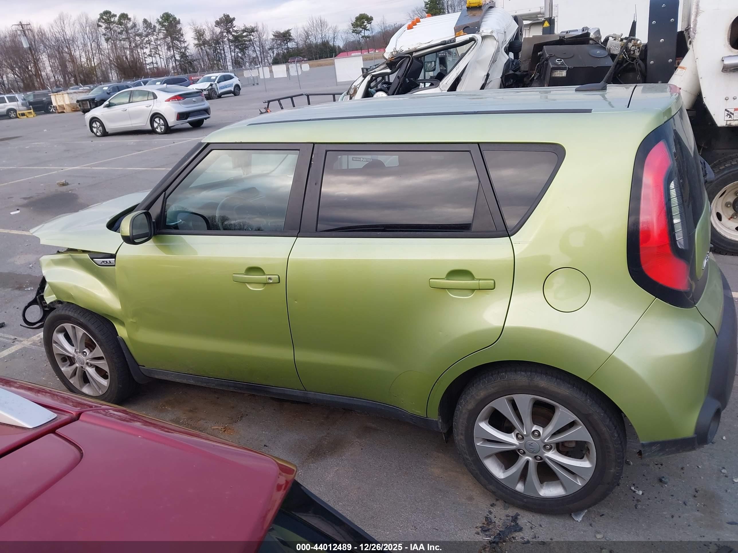 2015 Kia Soul + Green vin: KNDJP3A58F7816482