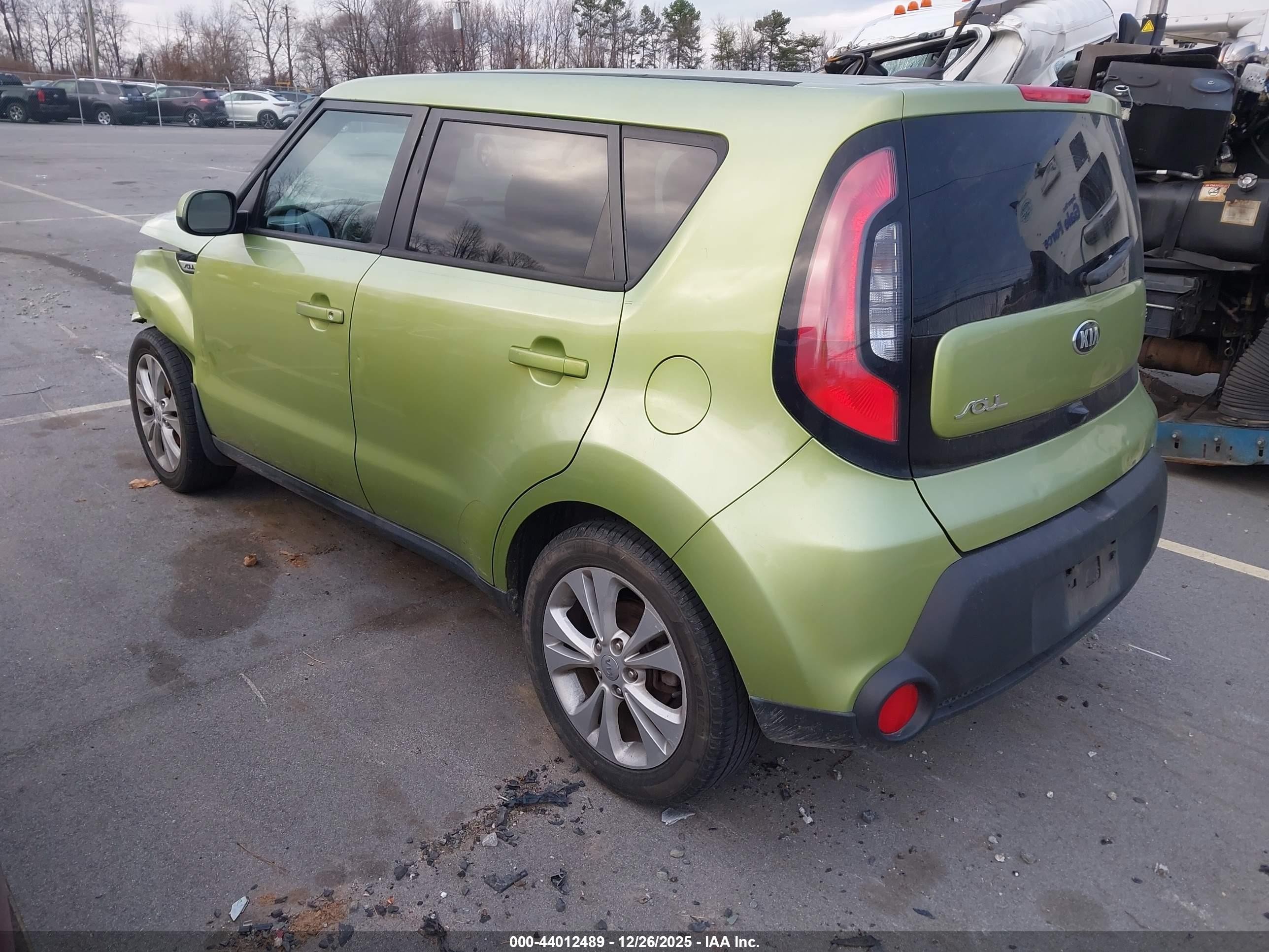 2015 Kia Soul + Green vin: KNDJP3A58F7816482