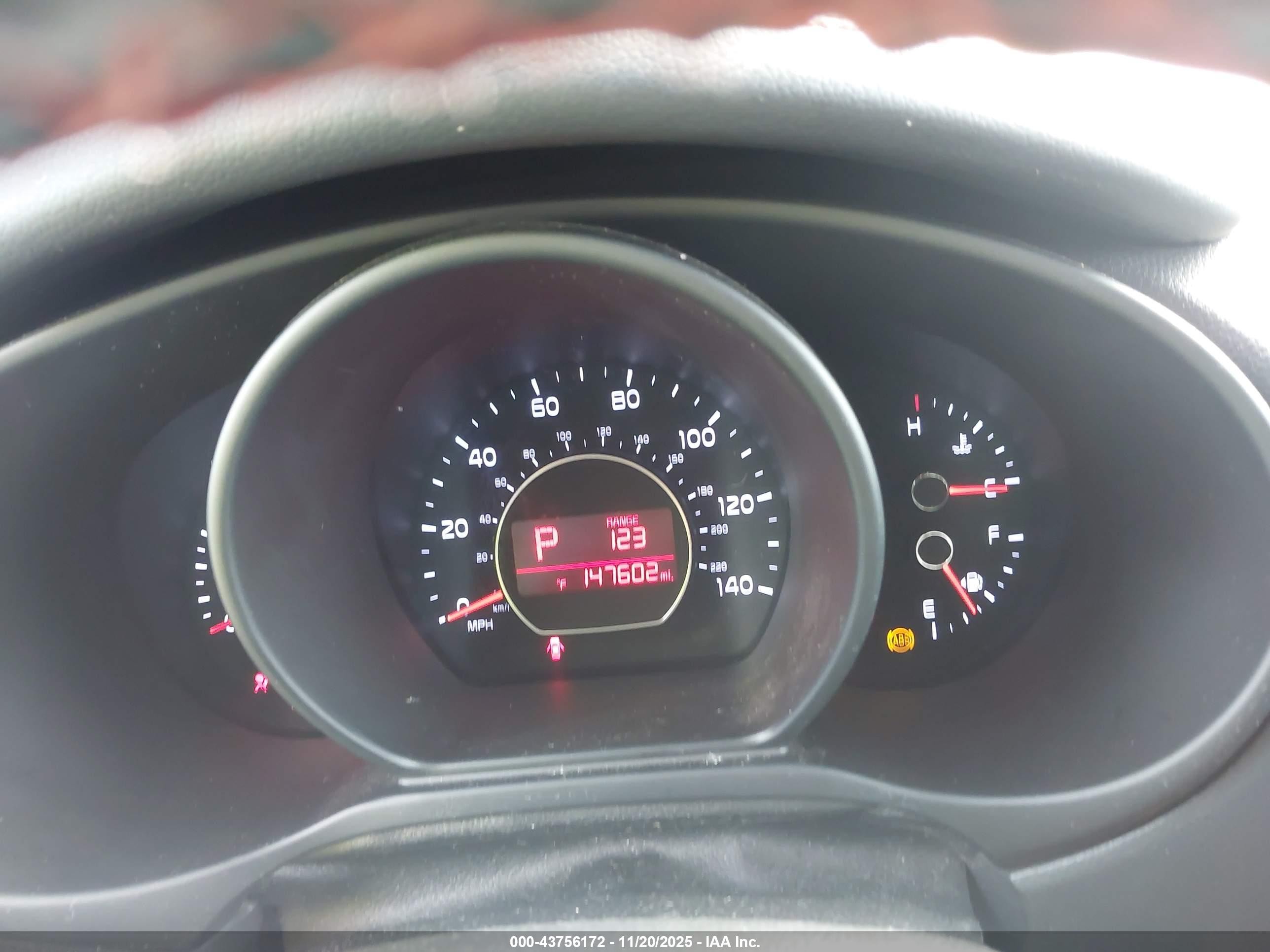 2014 Kia Soul + Белый vin: KNDJP3A59E7025912