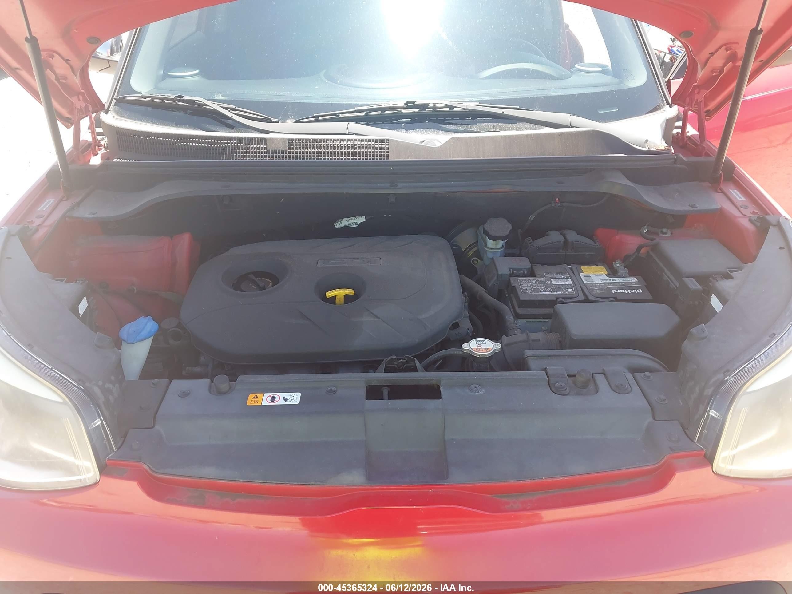 2014 Kia Soul + Red vin: KNDJP3A59E7705616