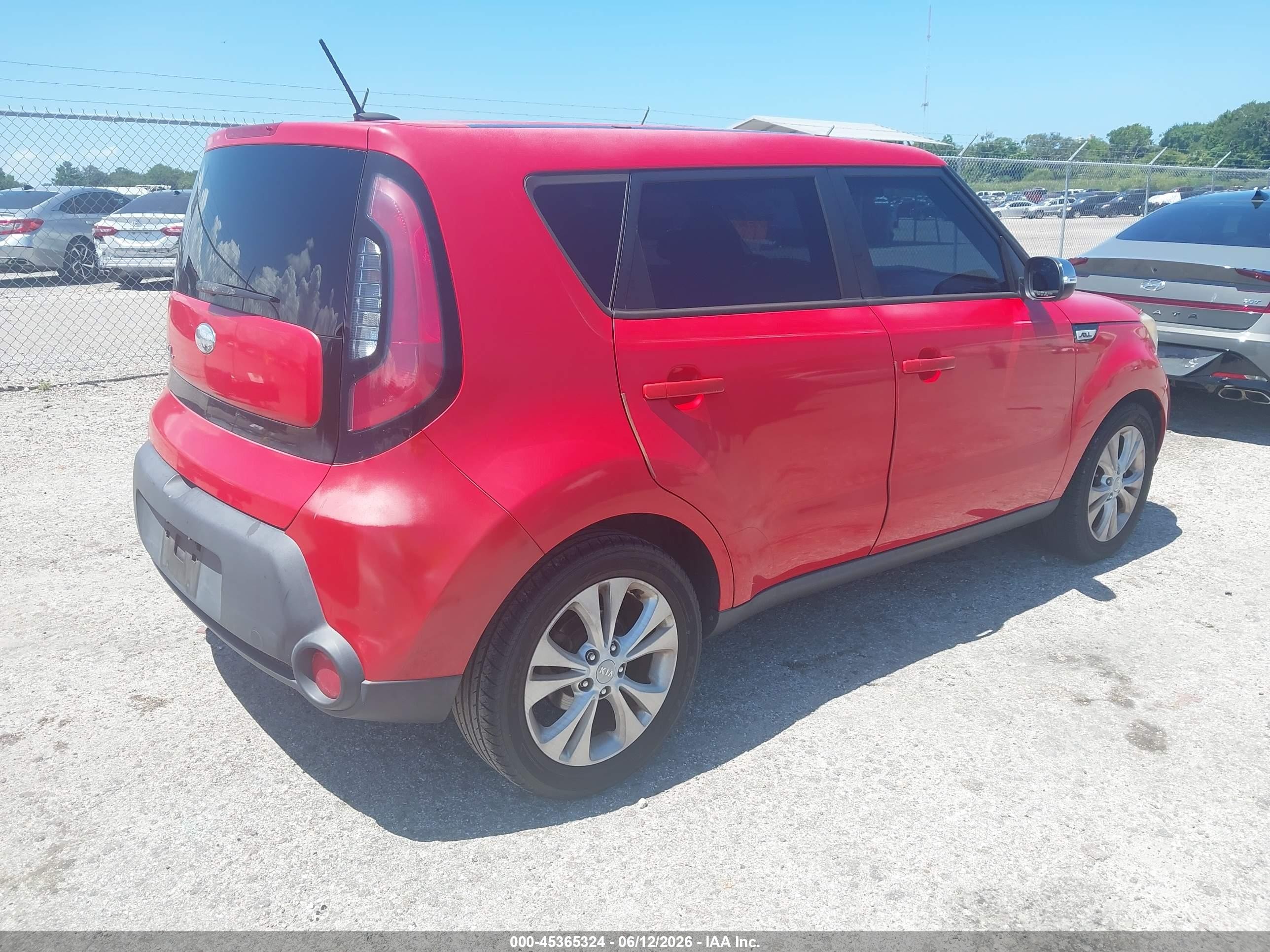 2014 Kia Soul + Red vin: KNDJP3A59E7705616