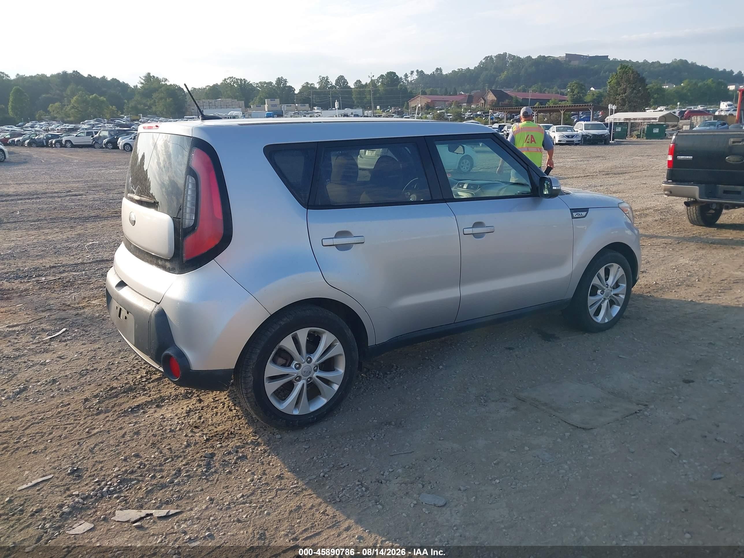 2014 Kia Soul + Серебряный vin: KNDJP3A59E7726871