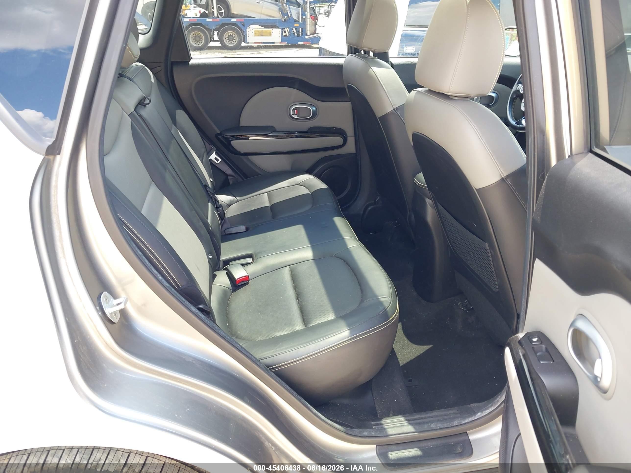 2015 Kia Soul + Gray vin: KNDJP3A59F7128264