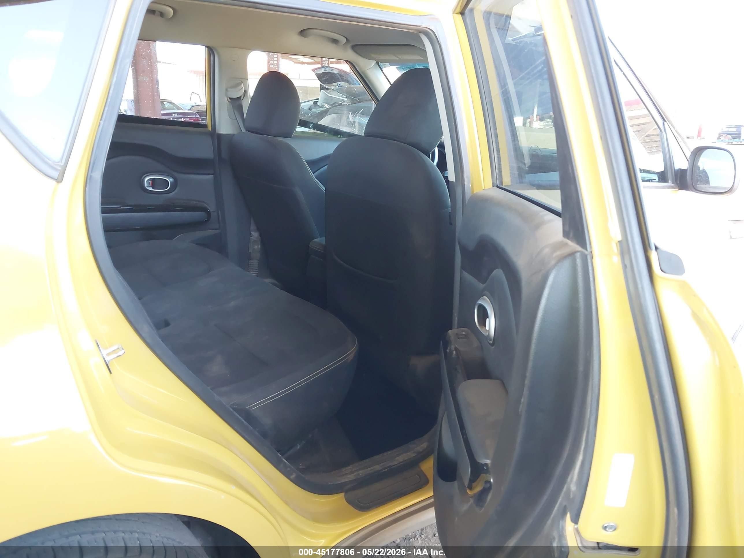 2015 Kia Soul + Orange vin: KNDJP3A59F7149020