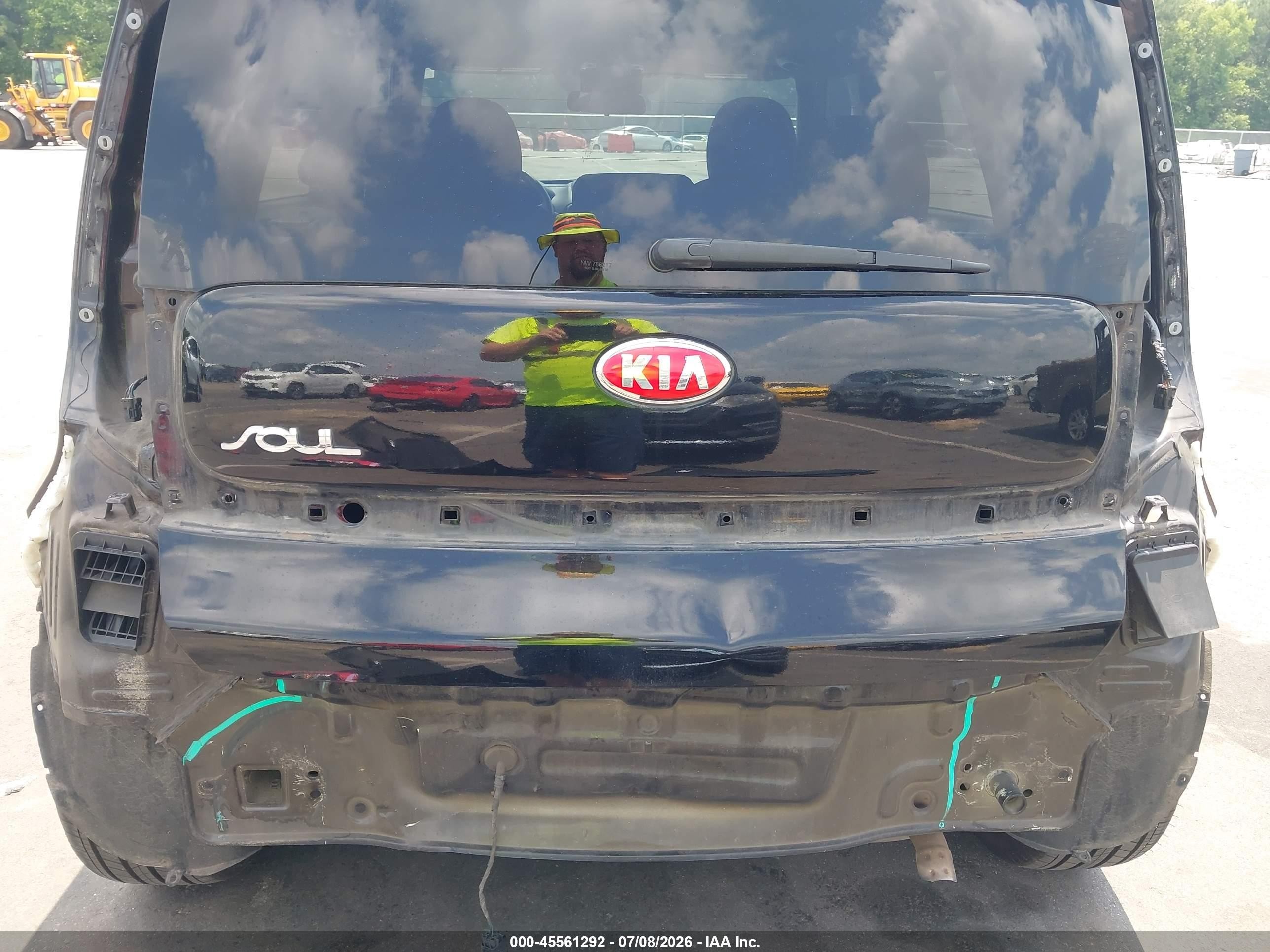 2015 Kia Soul + Black vin: KNDJP3A59F7162270