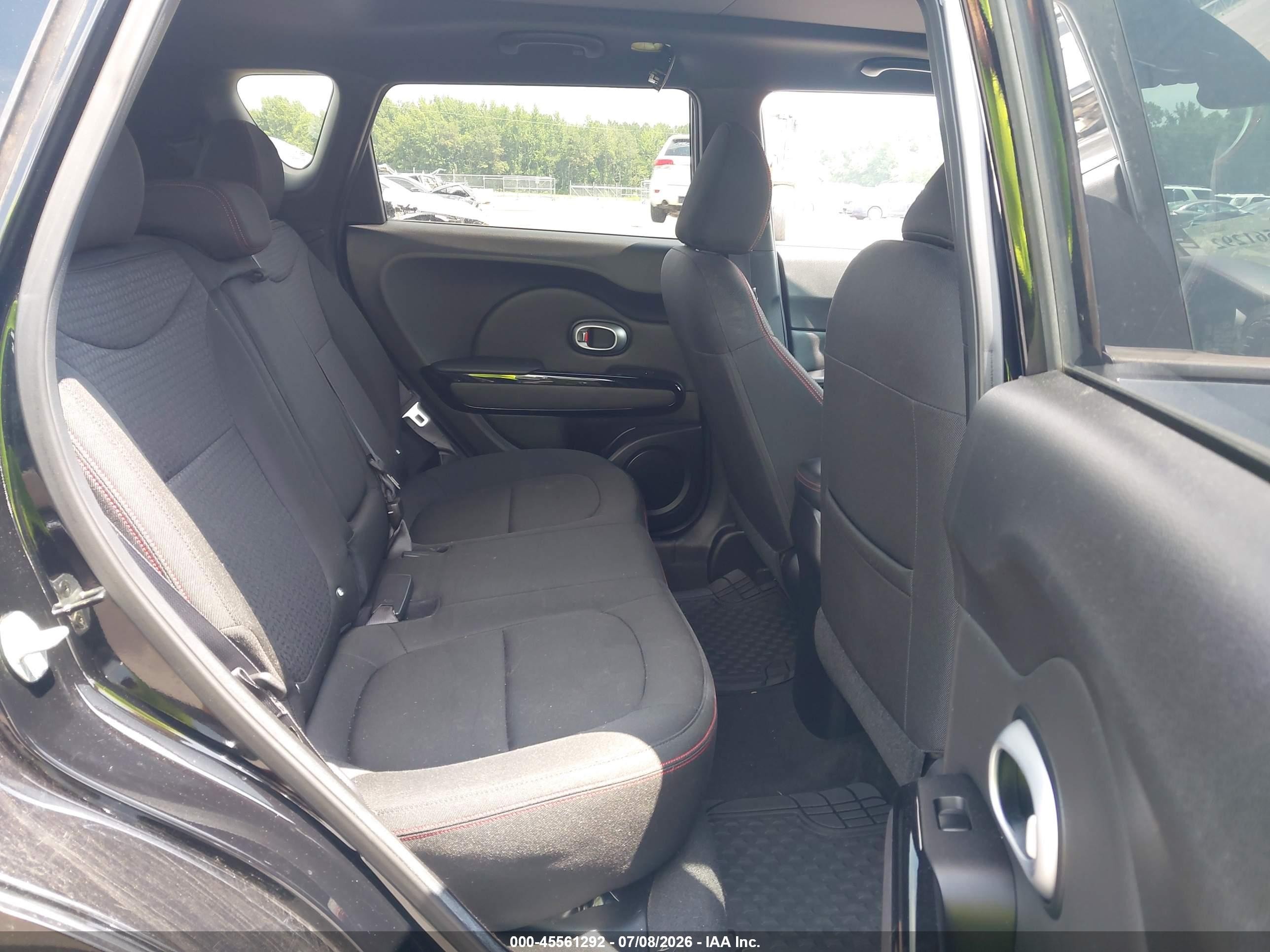 2015 Kia Soul + Black vin: KNDJP3A59F7162270