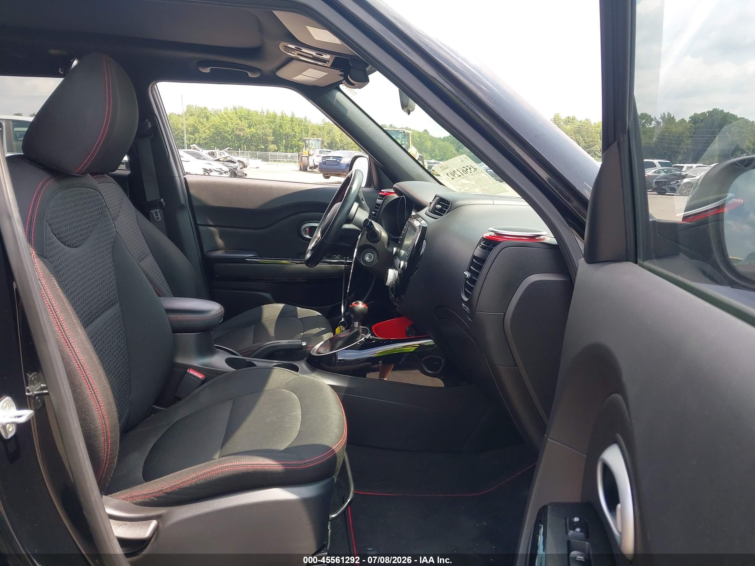 2015 Kia Soul + Black vin: KNDJP3A59F7162270