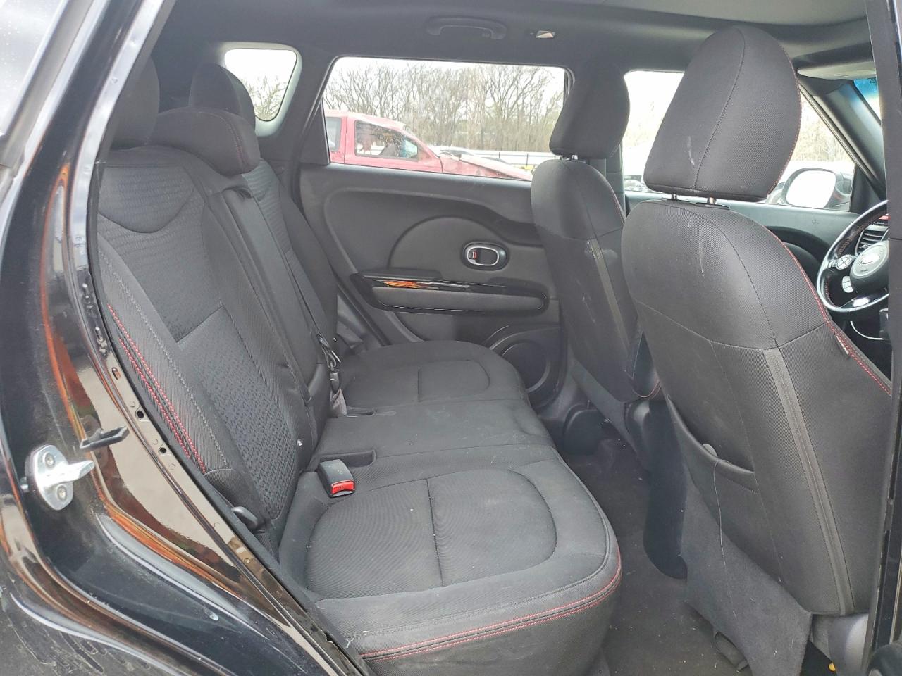 2015 Kia Soul + Black vin: KNDJP3A59F7164665