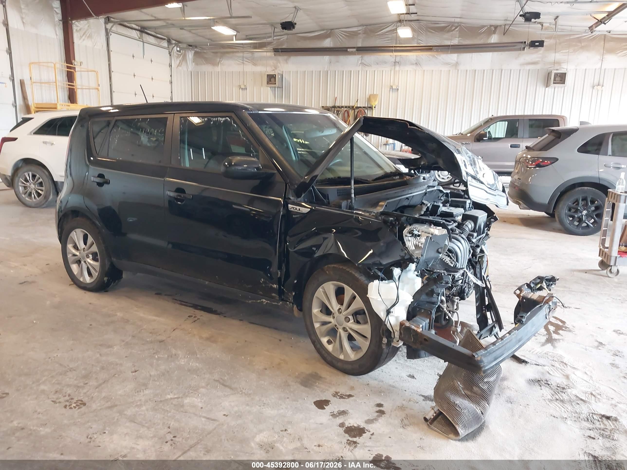2015 Kia Soul + Black vin: KNDJP3A59F7185466