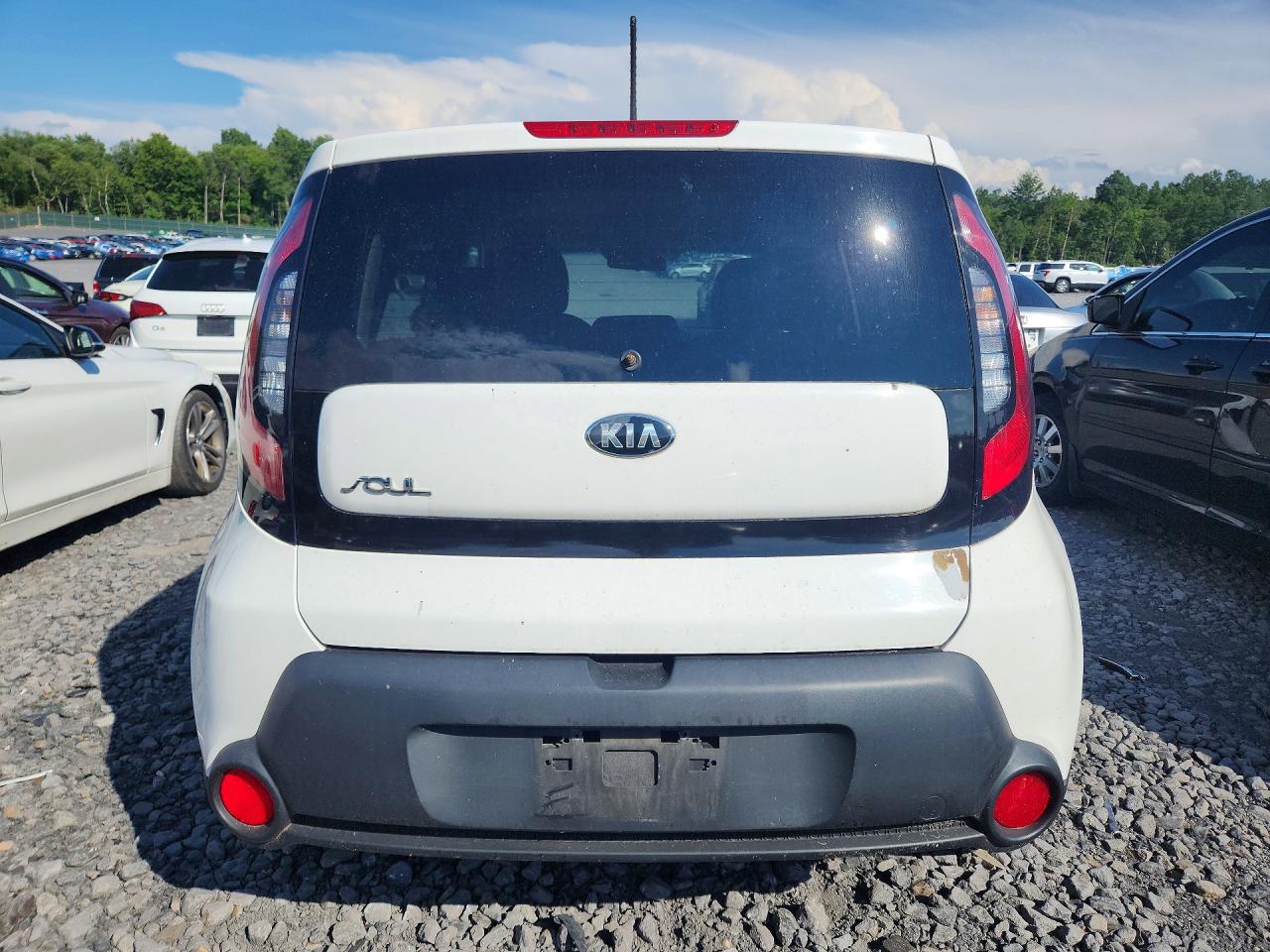 2015 Kia Soul + White vin: KNDJP3A59F7199674