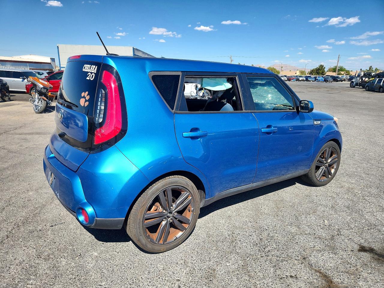 2015 Kia Soul + Blue vin: KNDJP3A59F7219096